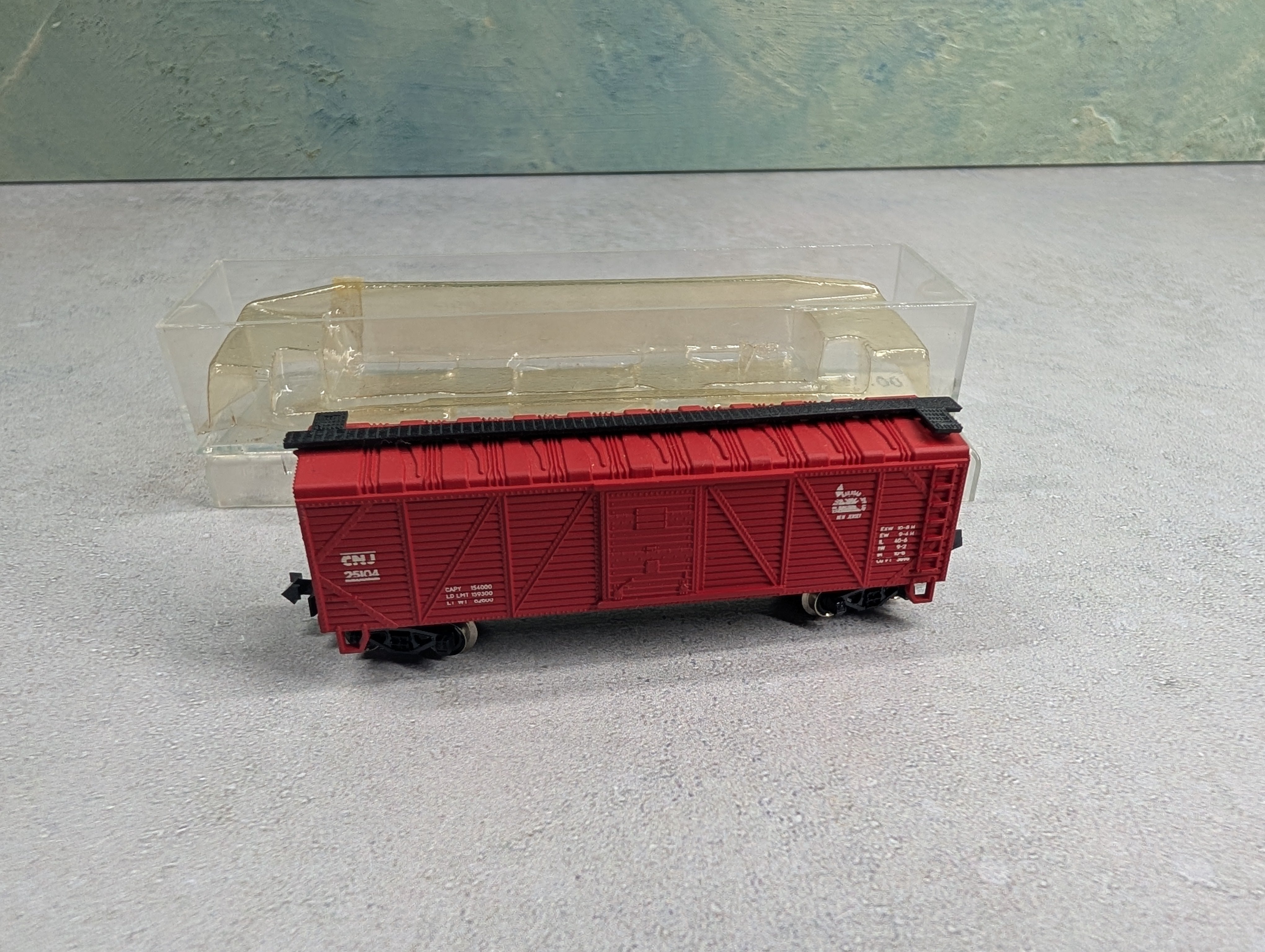 USED TRIX N Scale Wood Box Car Jersey Central CNJ #25104