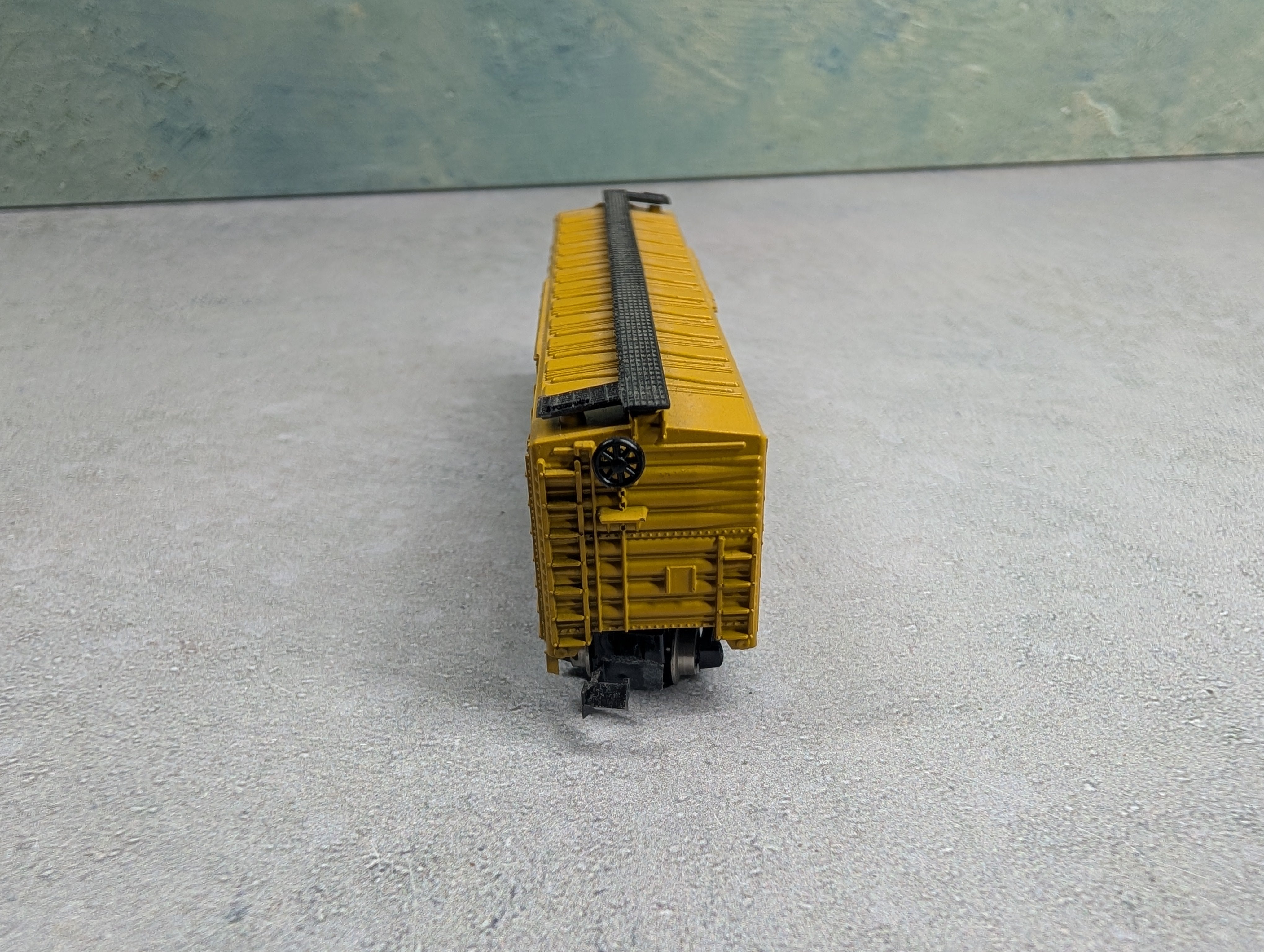 USED AHM 4454 N Scale Steel Reefer Box Car Kahn's EKSX #3792