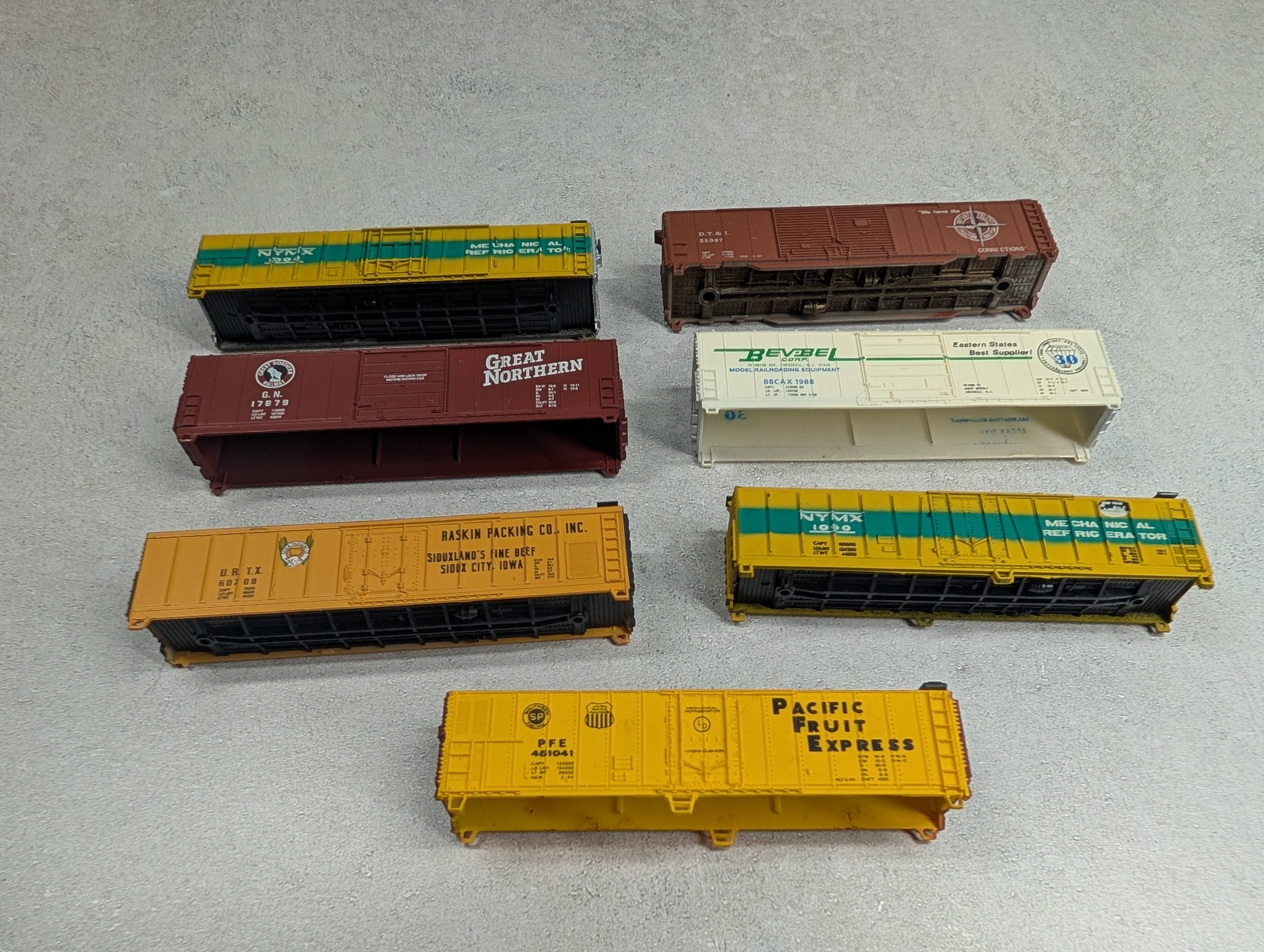 USED N Scale Lot of Various Box Cars - Incomplete & Shells Only (7 pcs)