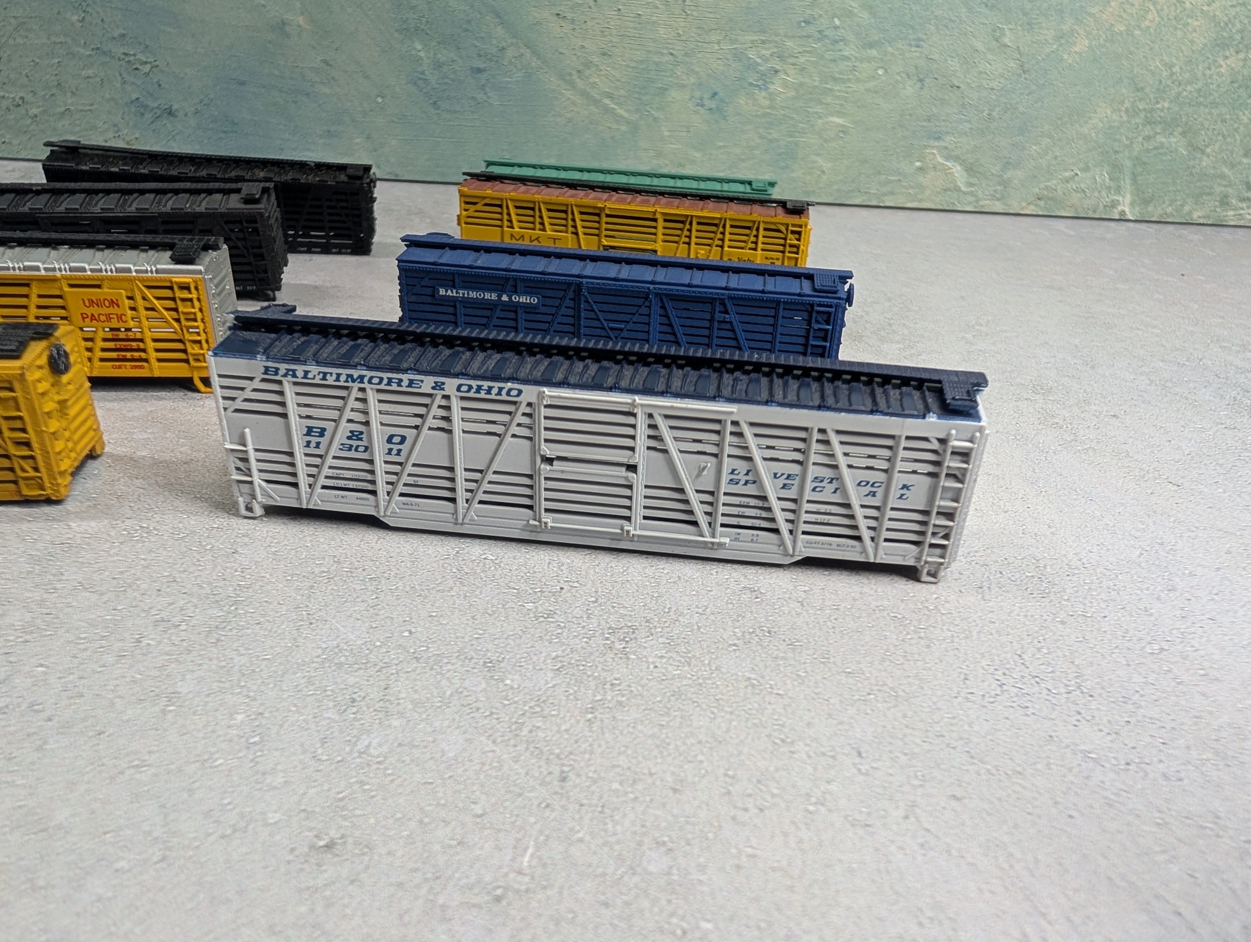 USED N Scale Lot of Stock Cars B&O, DRWG, UP + more Parts/Repair (8 pcs)