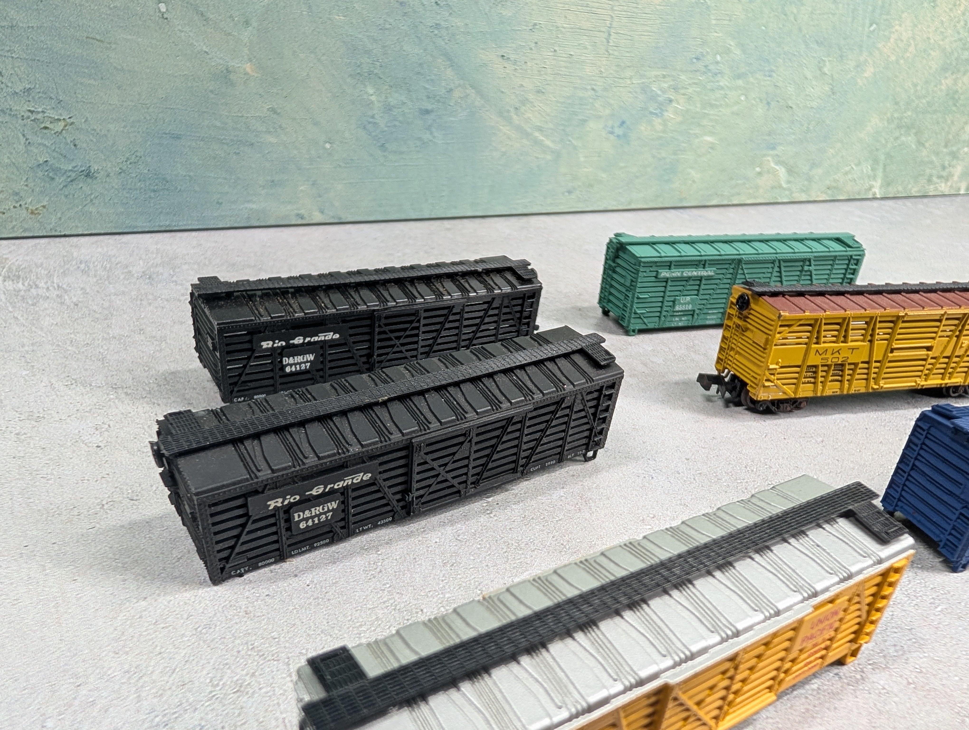 USED N Scale Lot of Stock Cars B&O, DRWG, UP + more Parts/Repair (8 pcs)