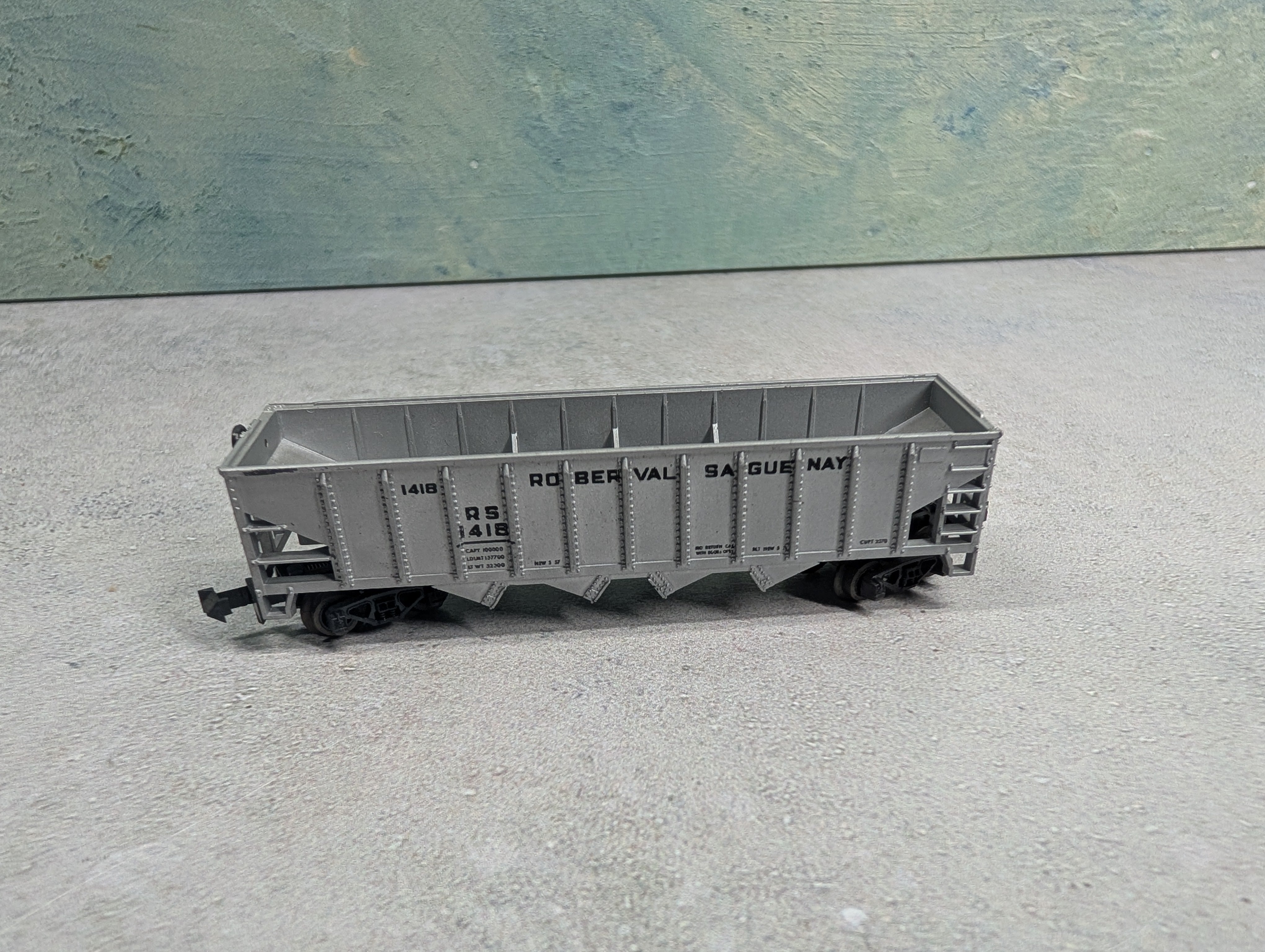 USED AHM N Scale Quad Hopper Roberval and Saguenay Railway RS #1418