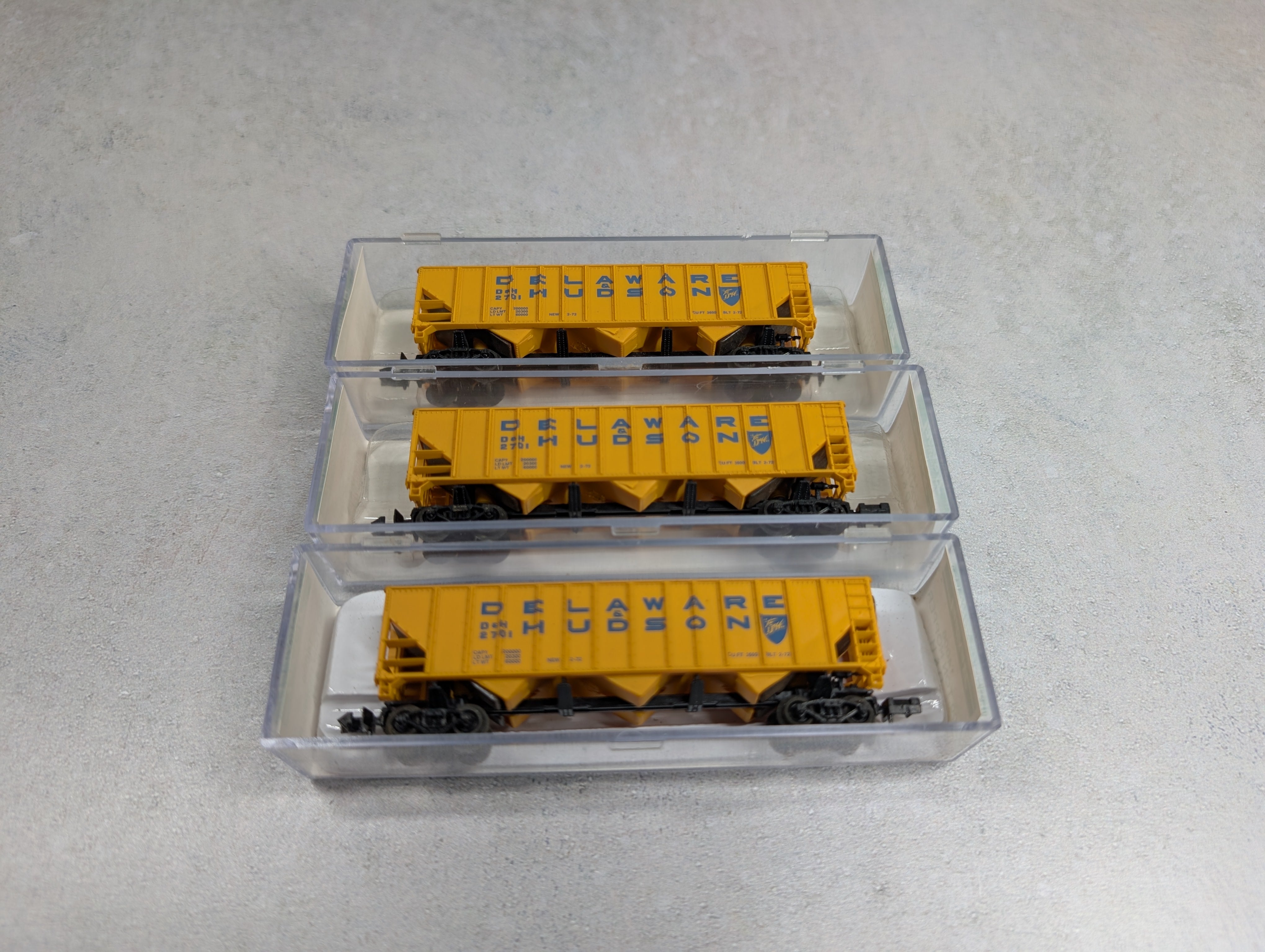 USED Bev-Bel 14006 N Scale Lot of 100 Ton Hoppers Delaware and Hudson D&H #2701 (3 pcs)
