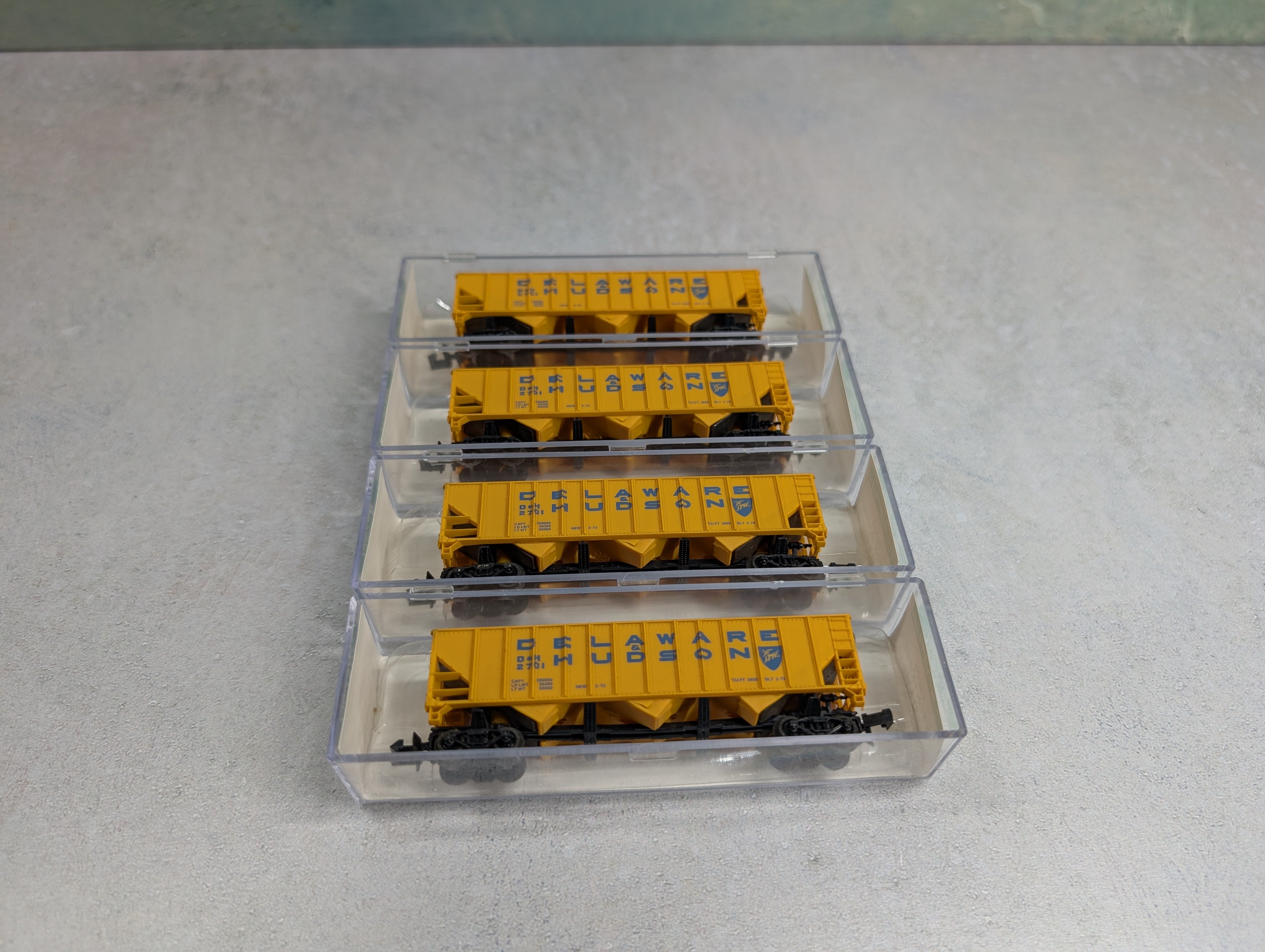 USED Bev-Bel 14006 N Scale Lot of 100 Ton Hoppers Delaware and Hudson D&H #2701 (4 pcs)