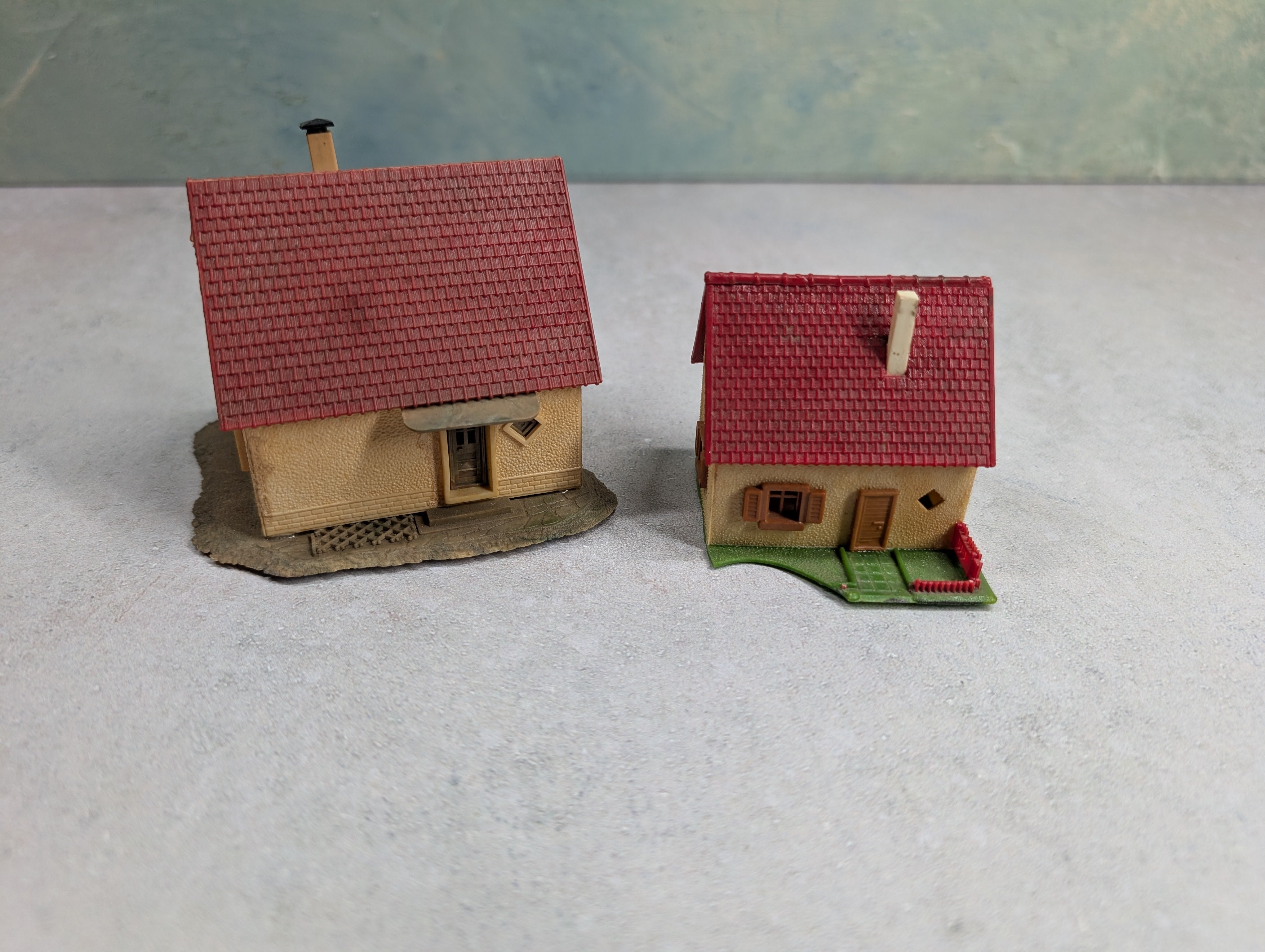 USED MULTI Scale Lot of Old Houses