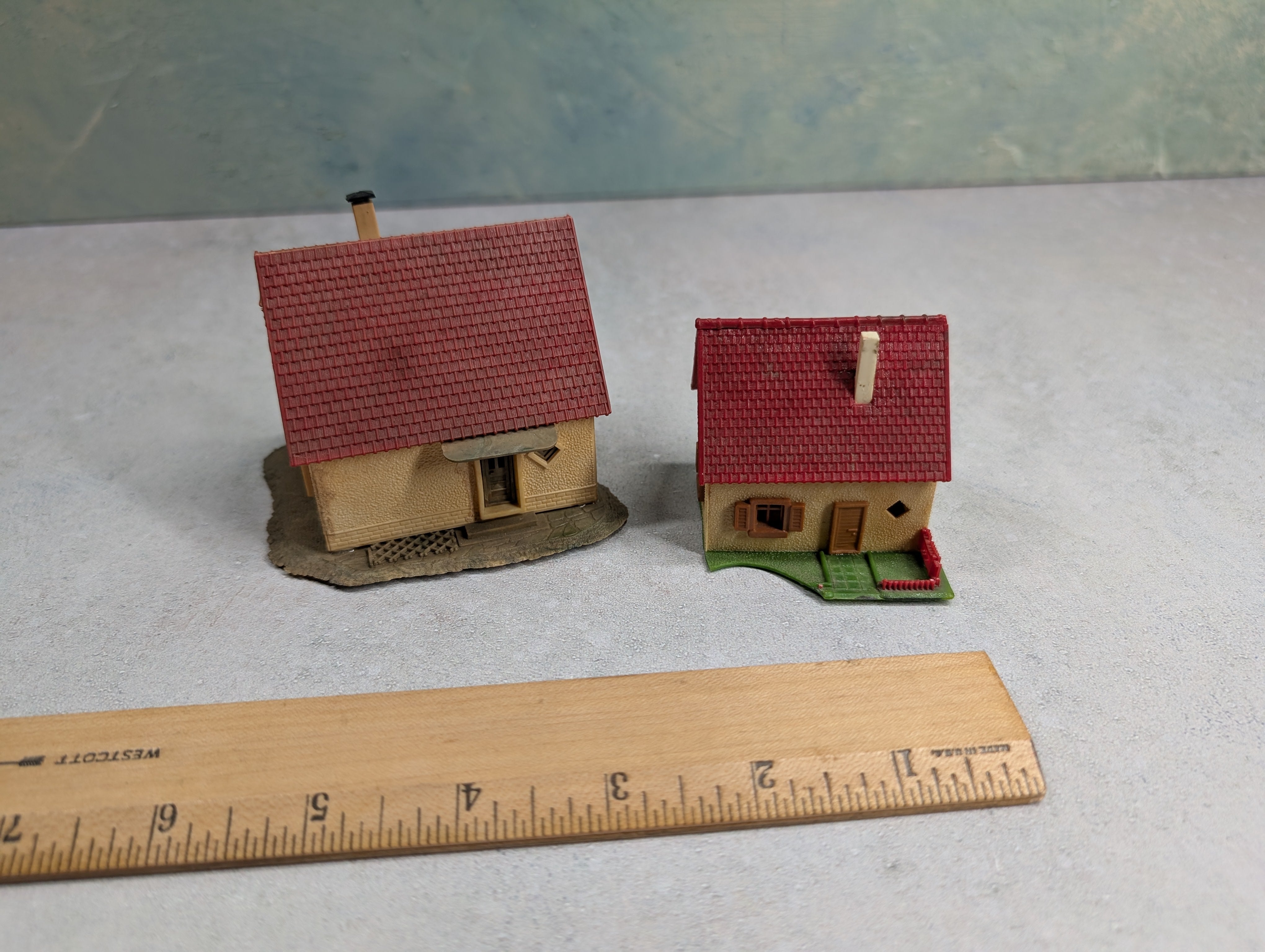 USED MULTI Scale Lot of Old Houses