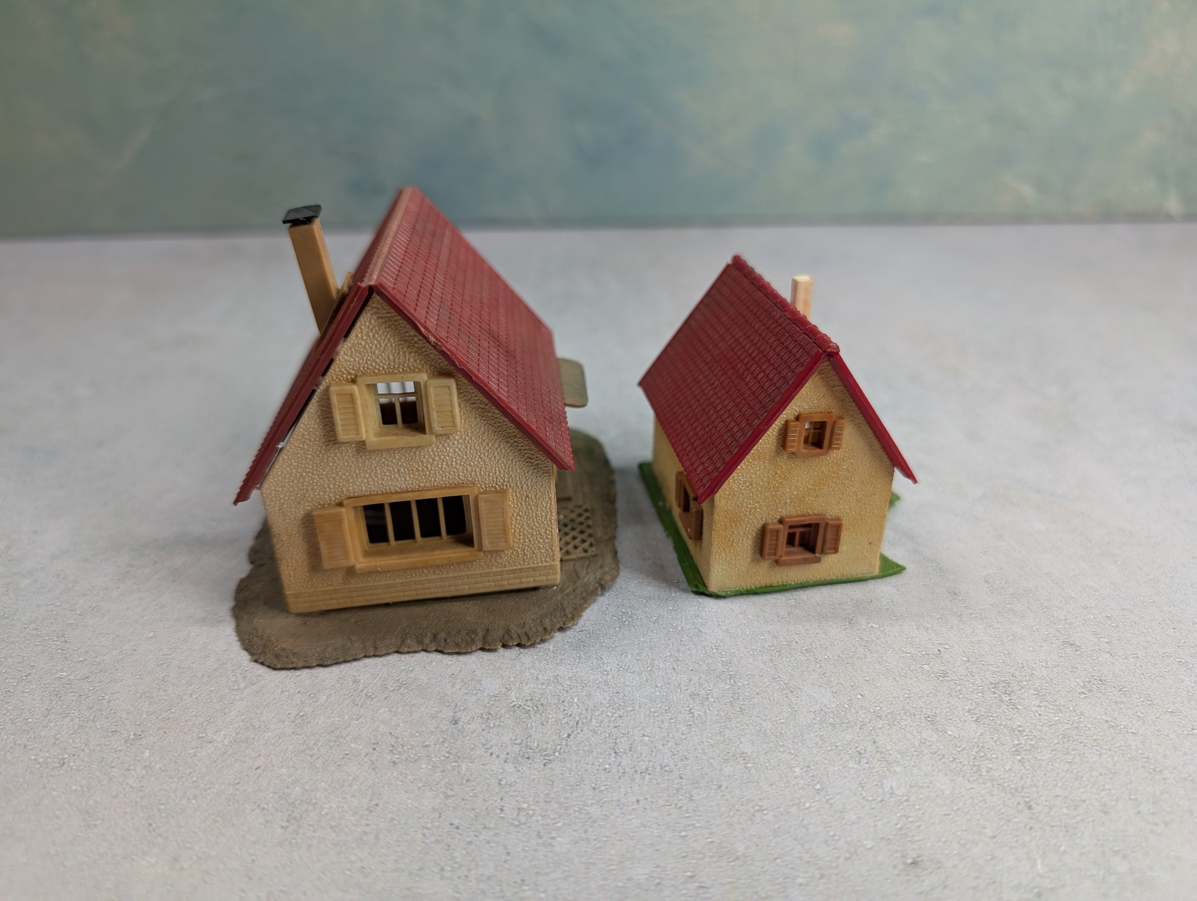 USED MULTI Scale Lot of Old Houses