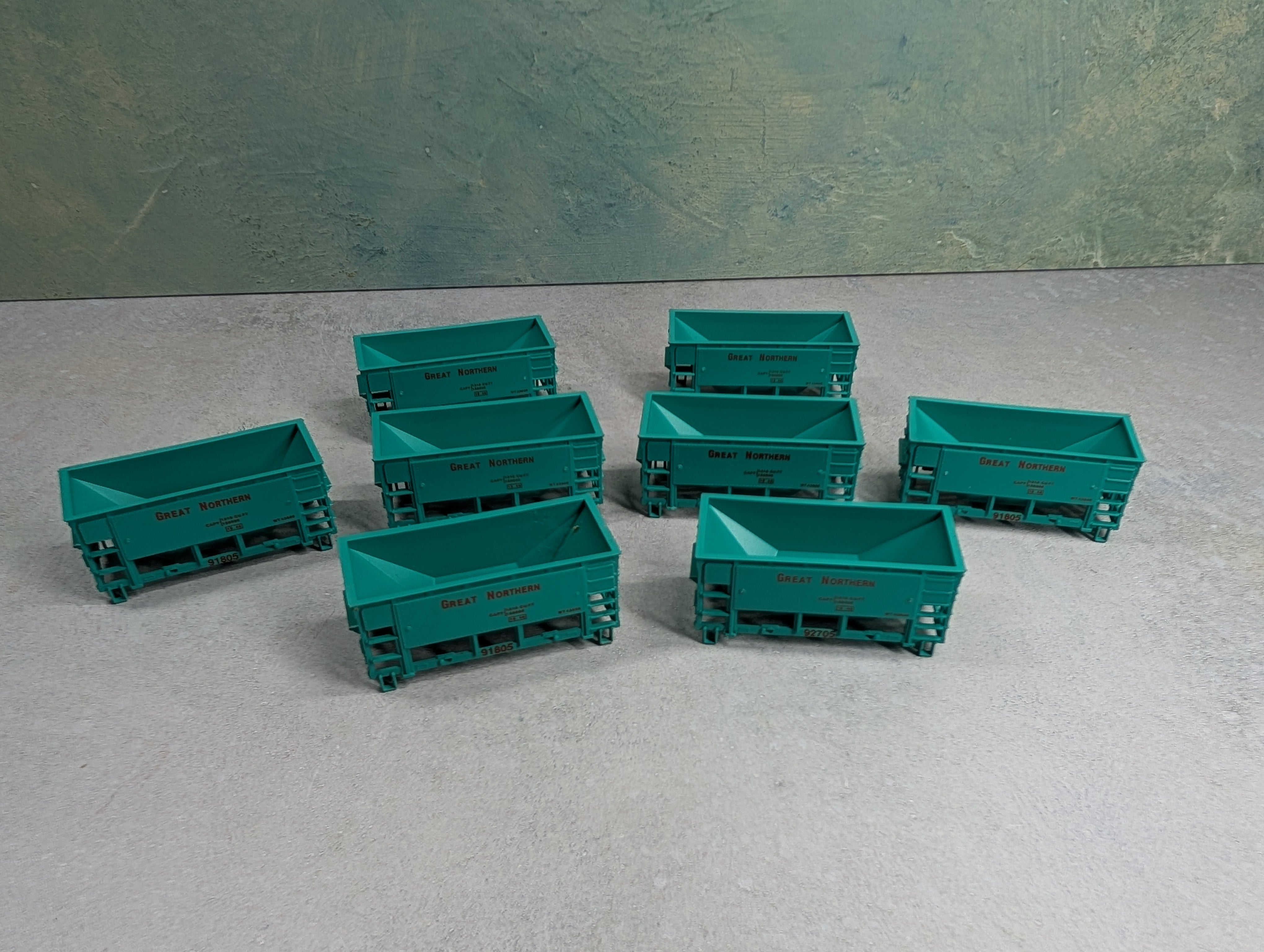 USED Roundhouse HO Scale Ore Cars Great Northern Shells Only (8 pcs)