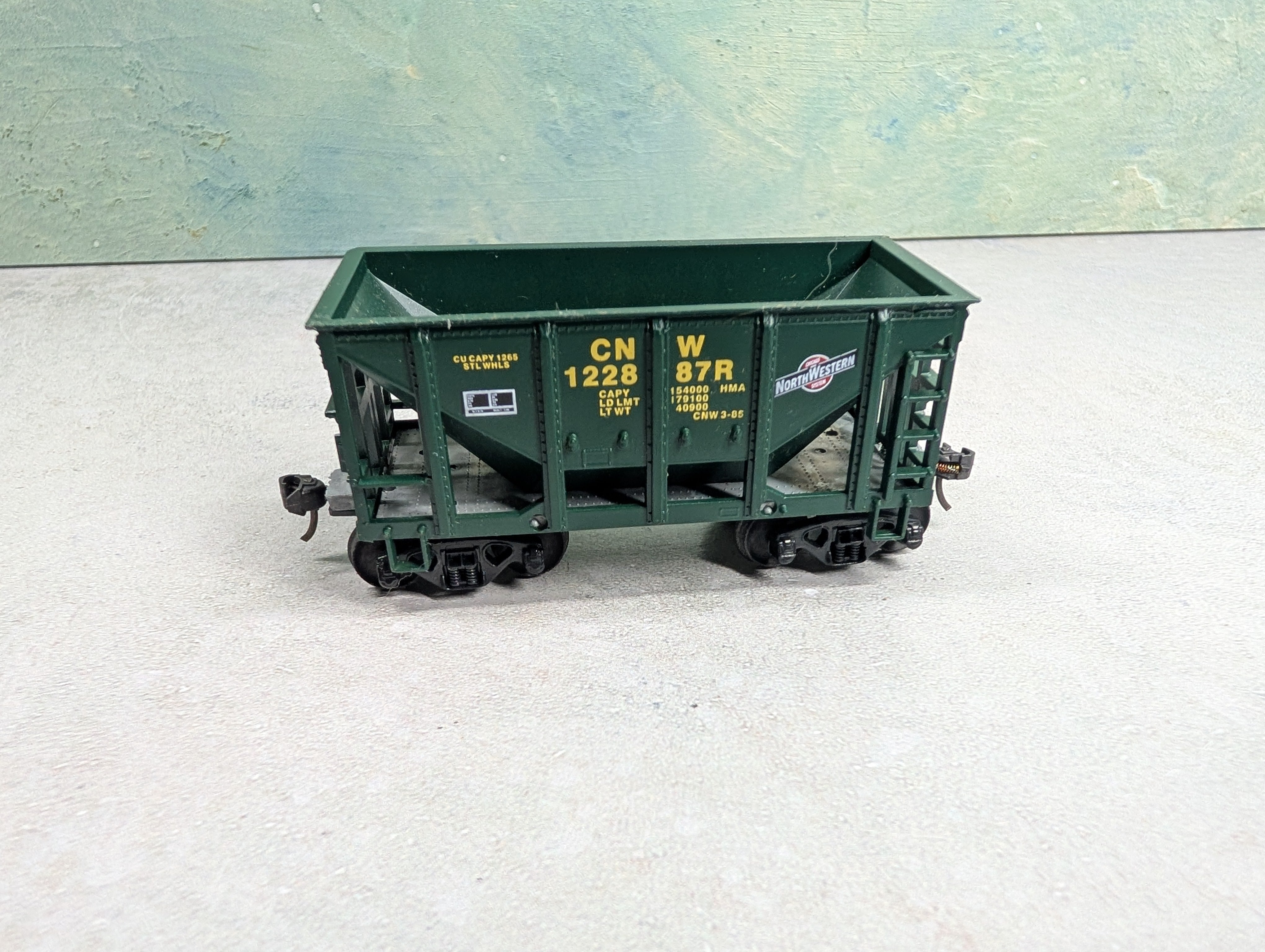 USED Roundhouse HO Scale Ore Car Chicago & North Western CNW #122887R