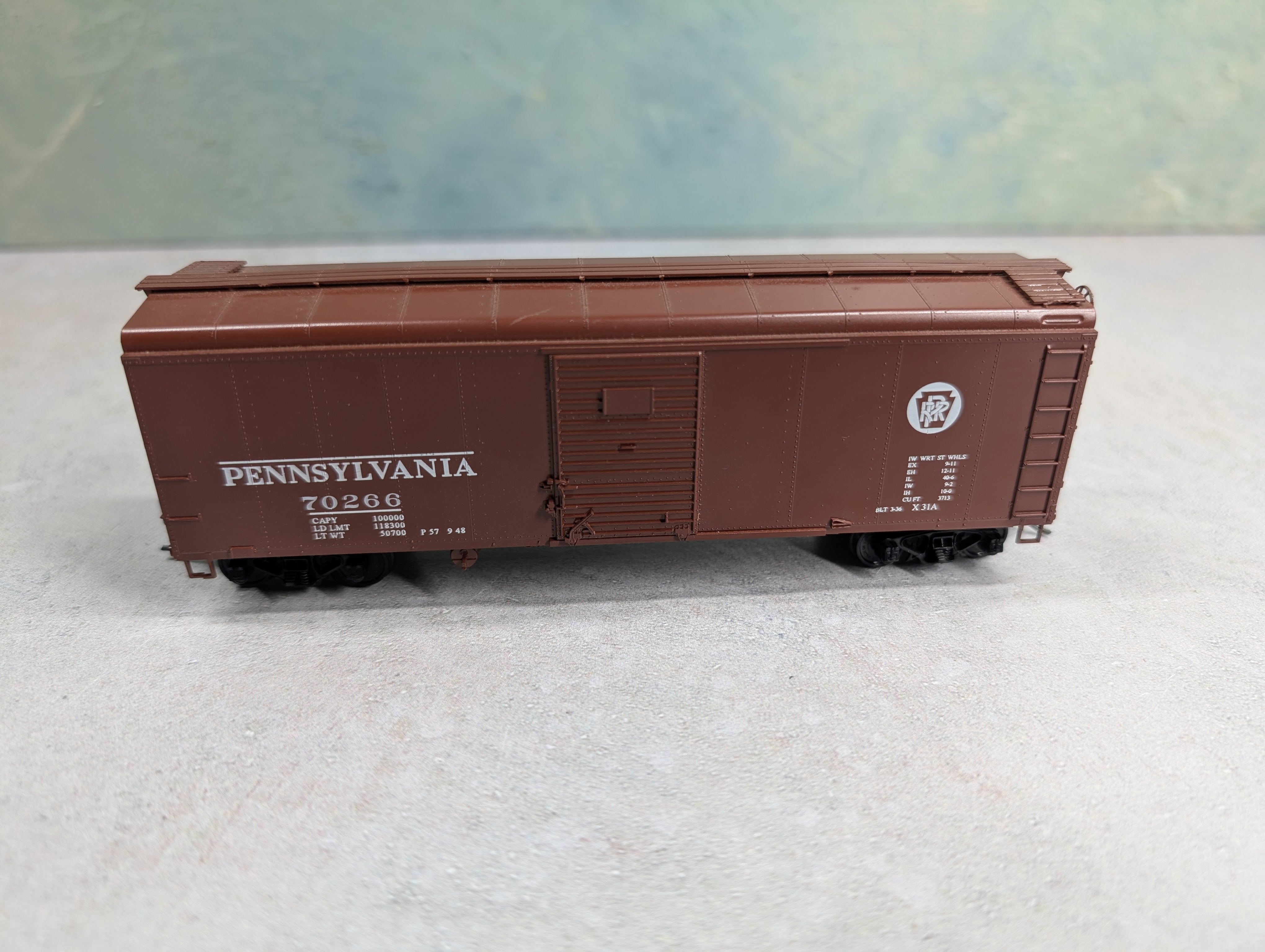 USED Bowser HO Scale Round Top 40' X31A Box Car Pennsylvania #70266