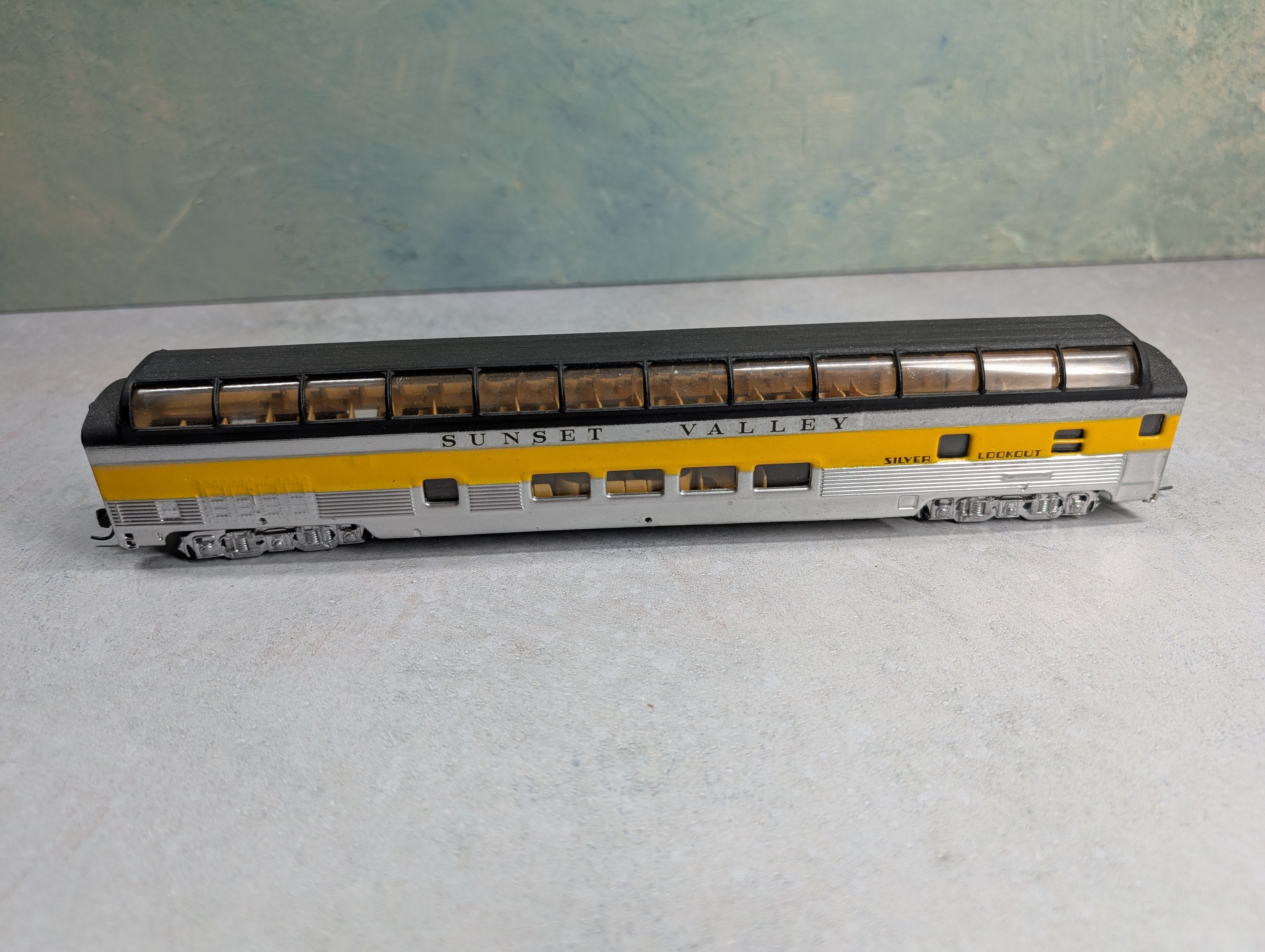 USED Bachmann HO Scale Custom Full Dome Passenger Car