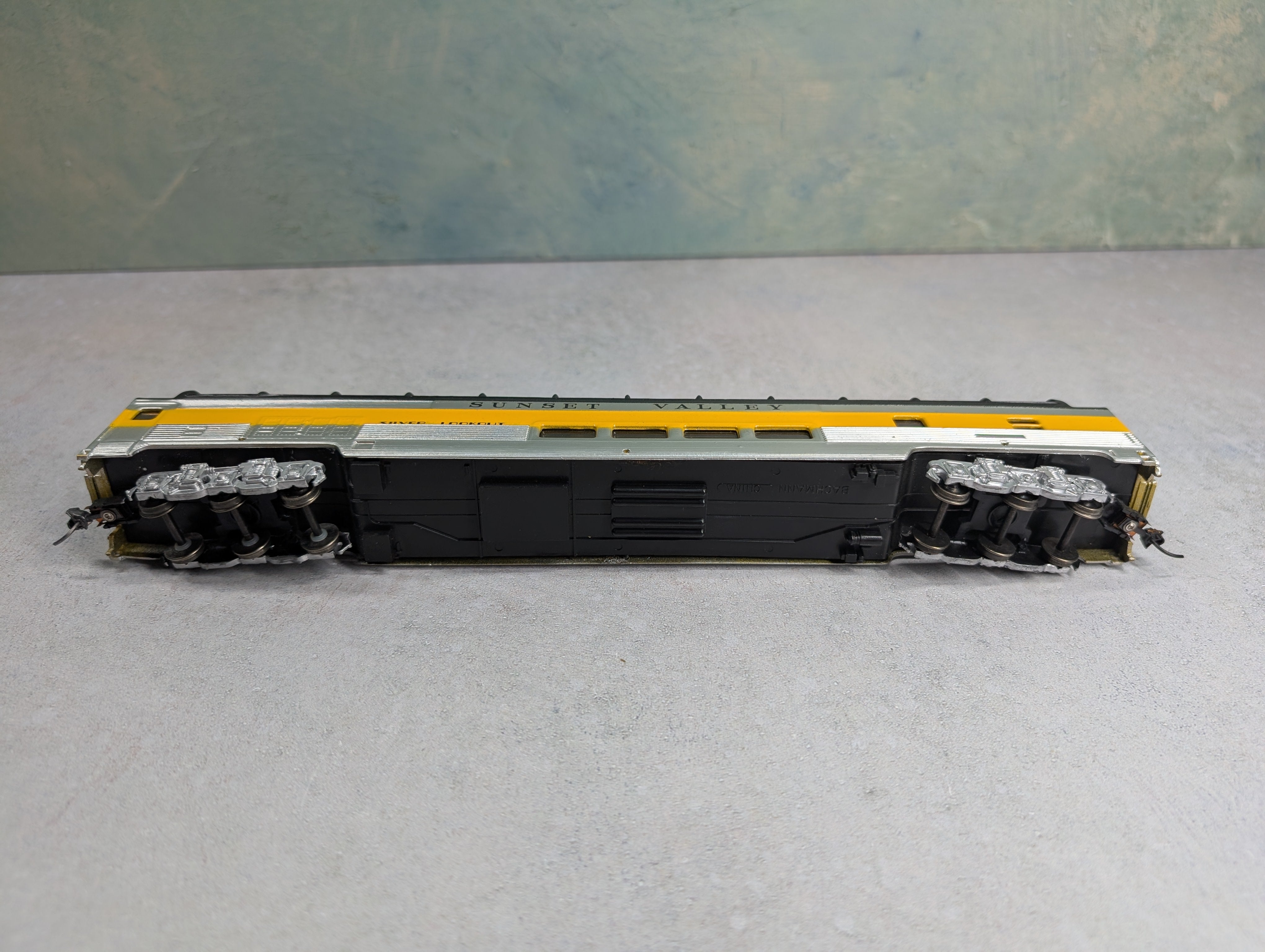 USED Bachmann HO Scale Custom Full Dome Passenger Car