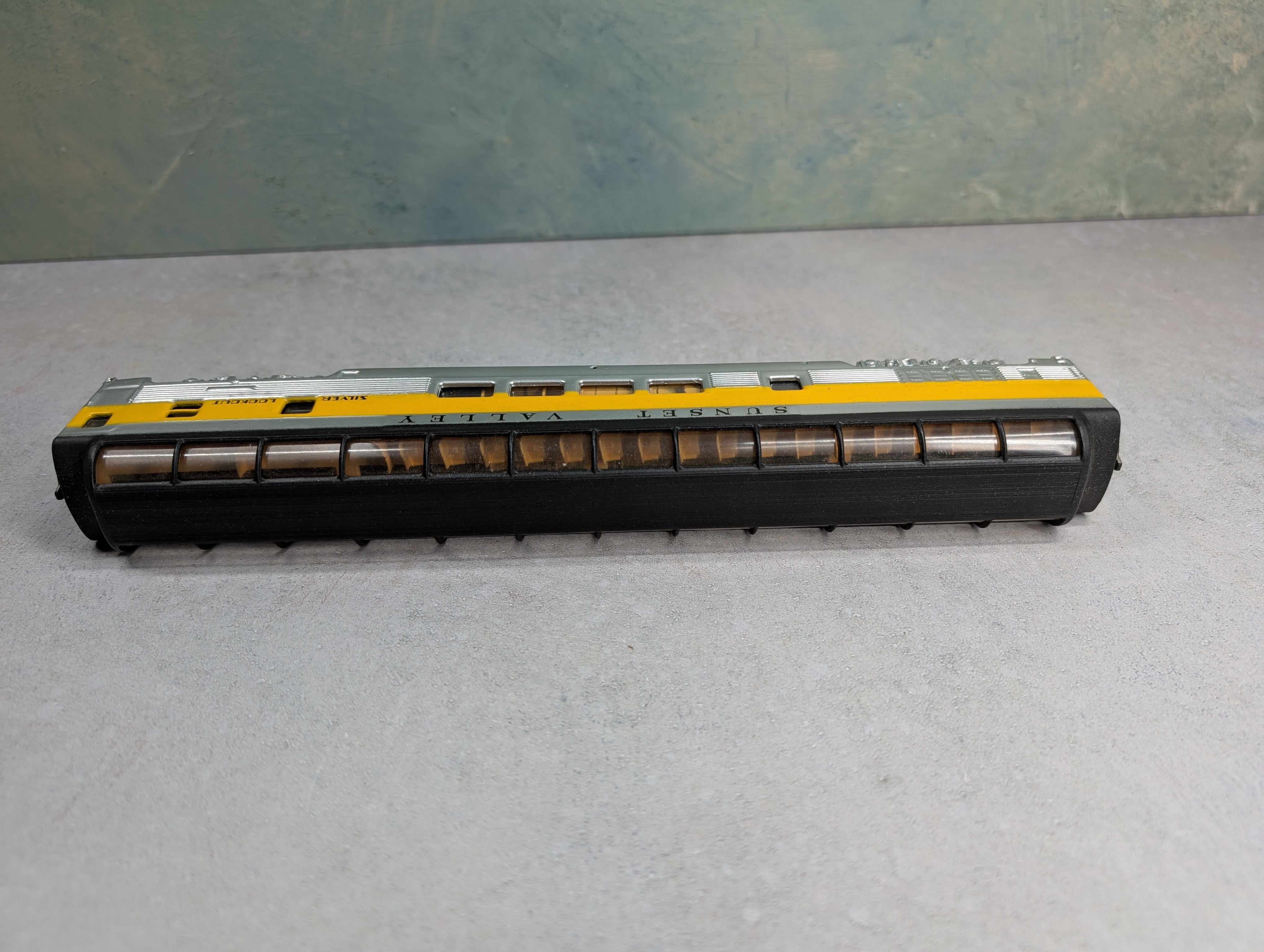 USED Bachmann HO Scale Custom Full Dome Passenger Car