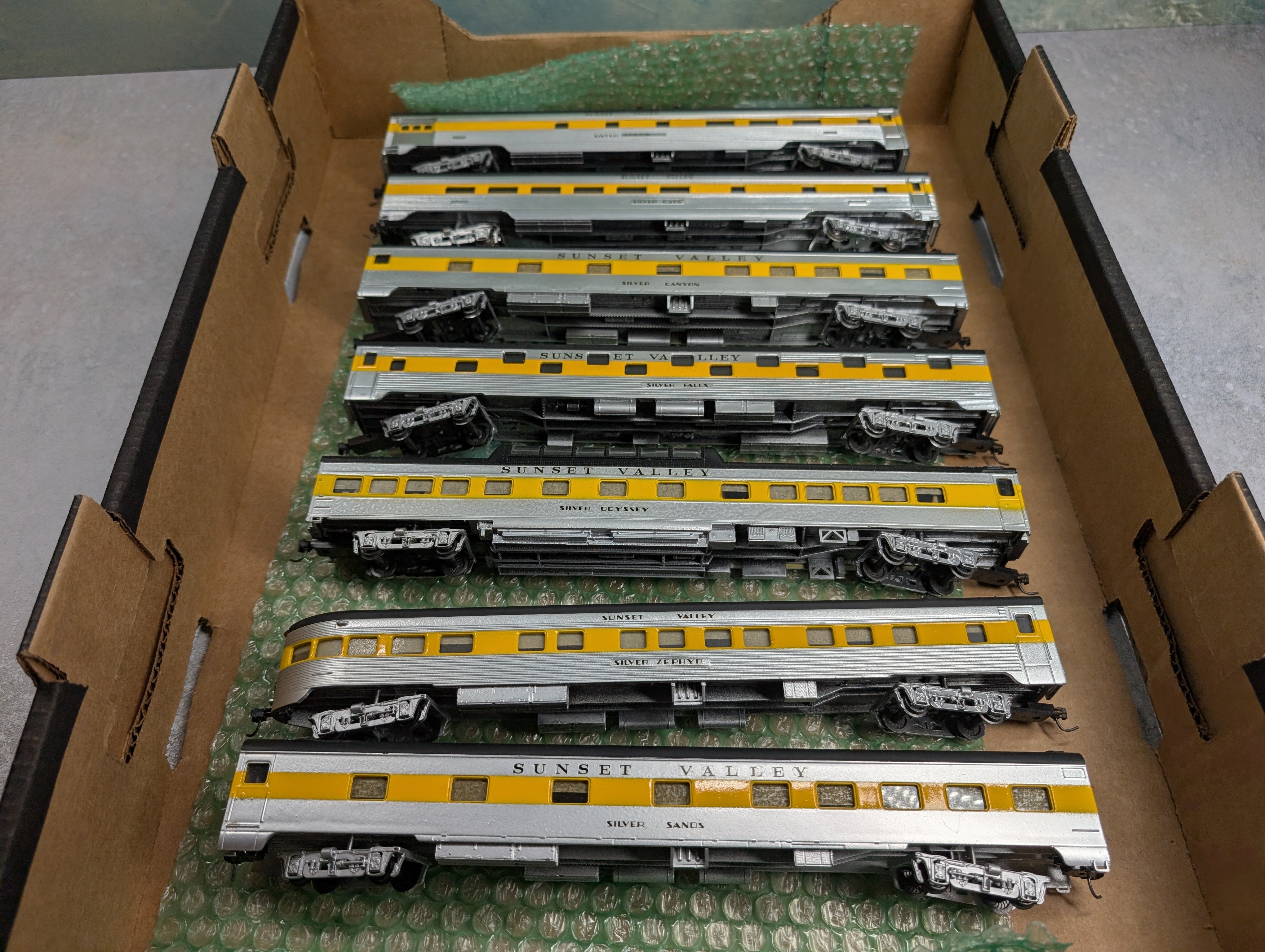 USED HO Scale Lot of Various Custom Passenger Cars (7 pcs)