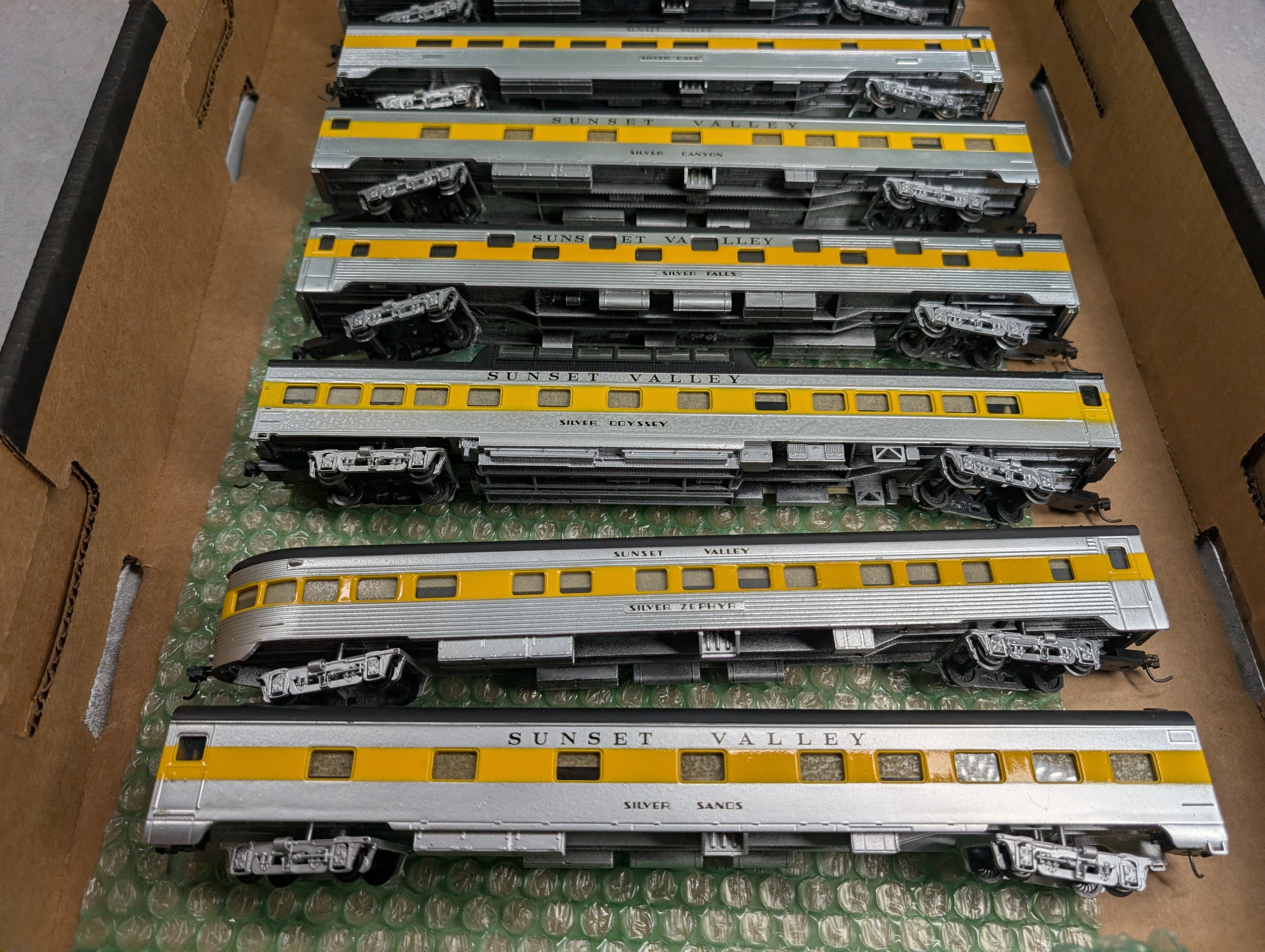USED HO Scale Lot of Various Custom Passenger Cars (7 pcs)