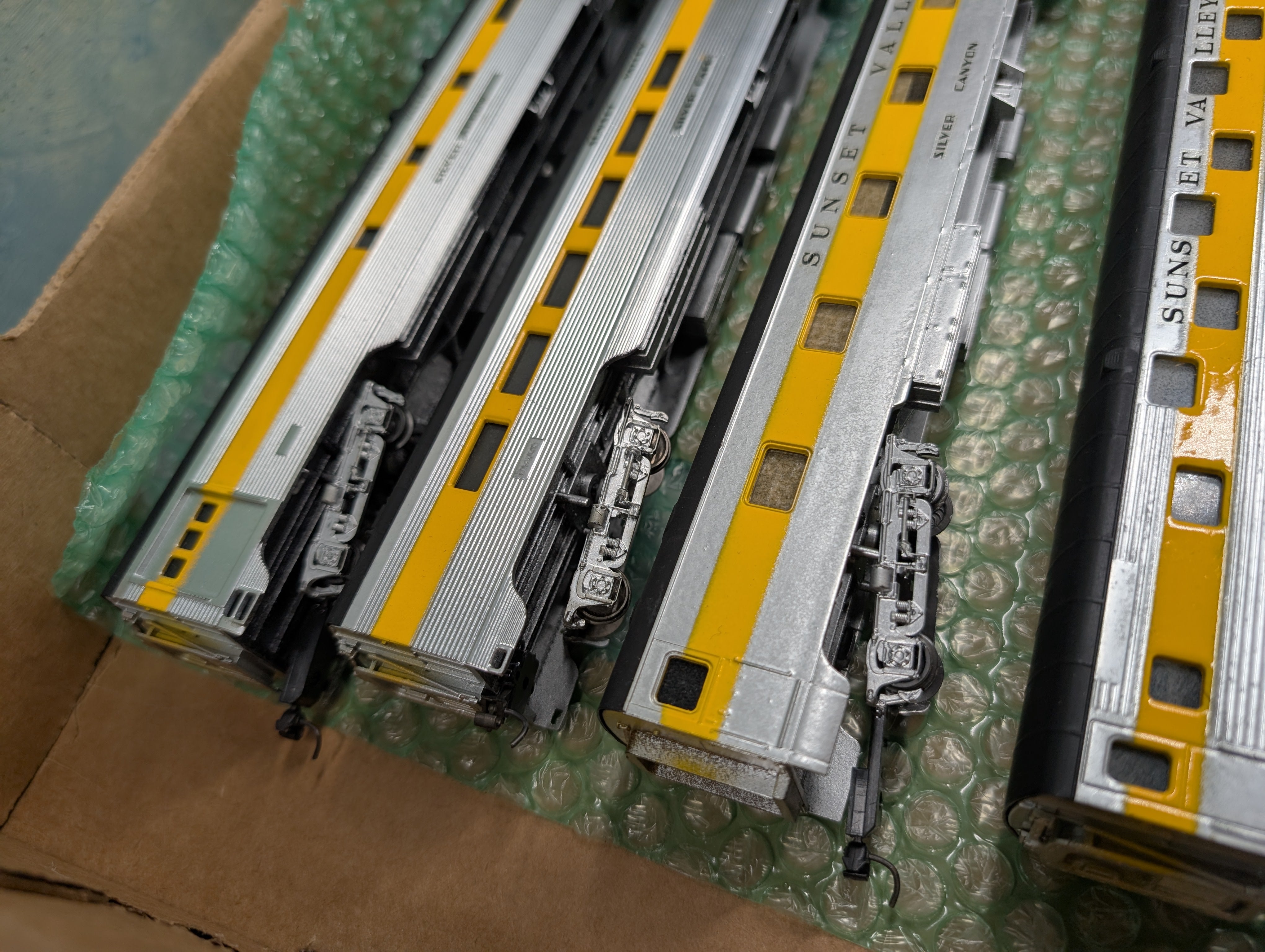 USED HO Scale Lot of Various Custom Passenger Cars (7 pcs)