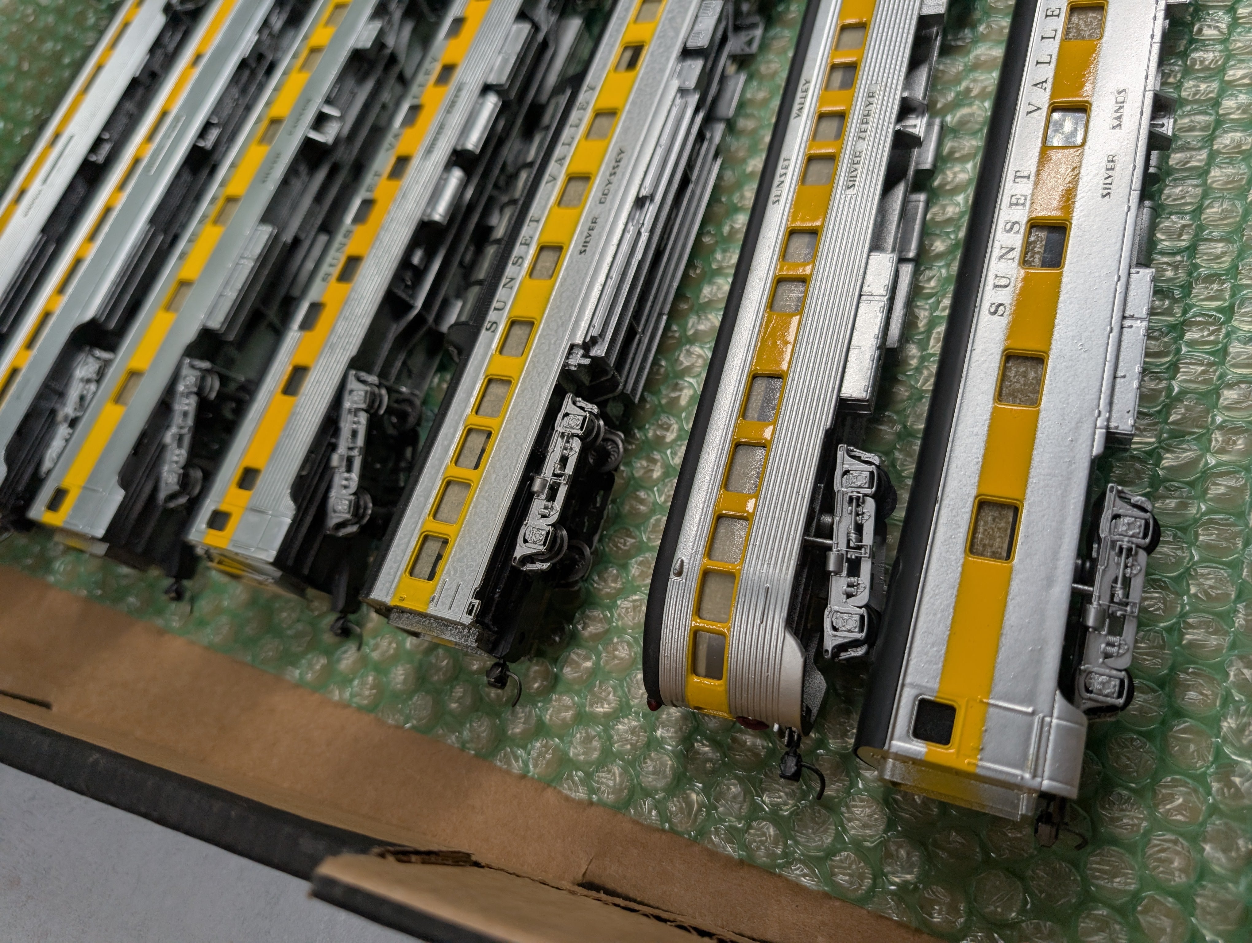 USED HO Scale Lot of Various Custom Passenger Cars (7 pcs)