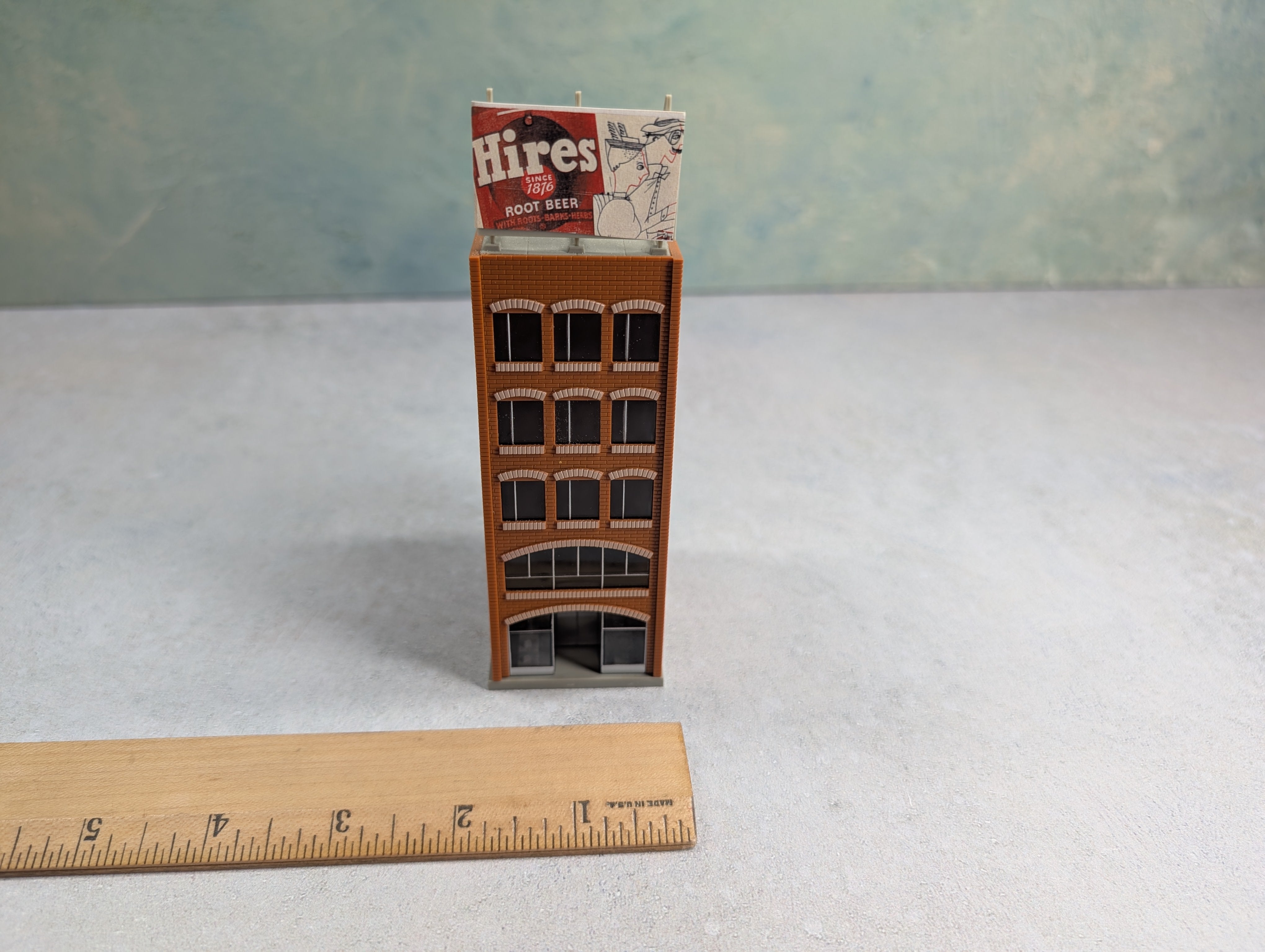 USED Tomix 4044 N Scale 5 Story Brick Building Office Building w/ Hires Rootbeer Billboard on Roof