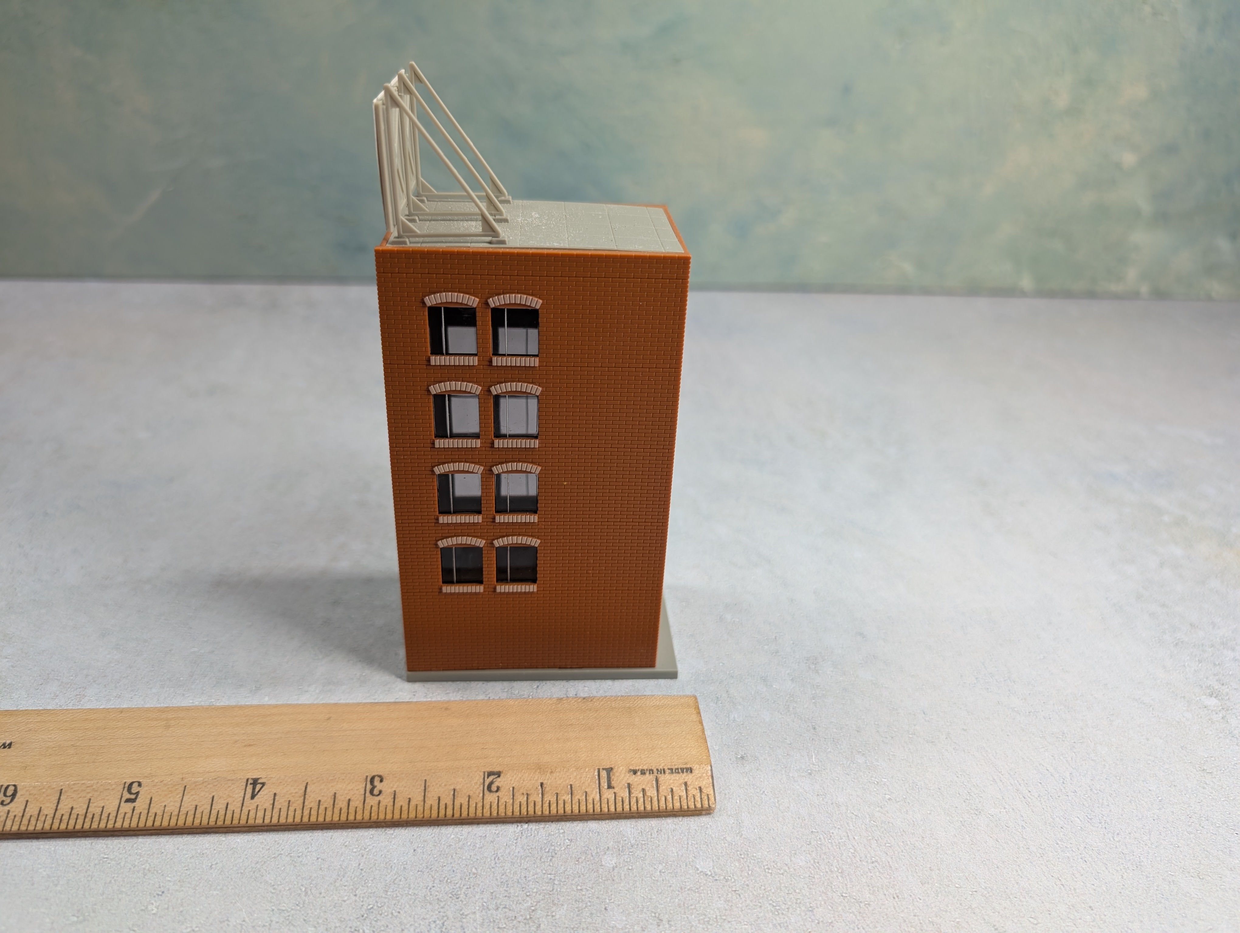 USED Tomix 4044 N Scale 5 Story Brick Building Office Building w/ Hires Rootbeer Billboard on Roof