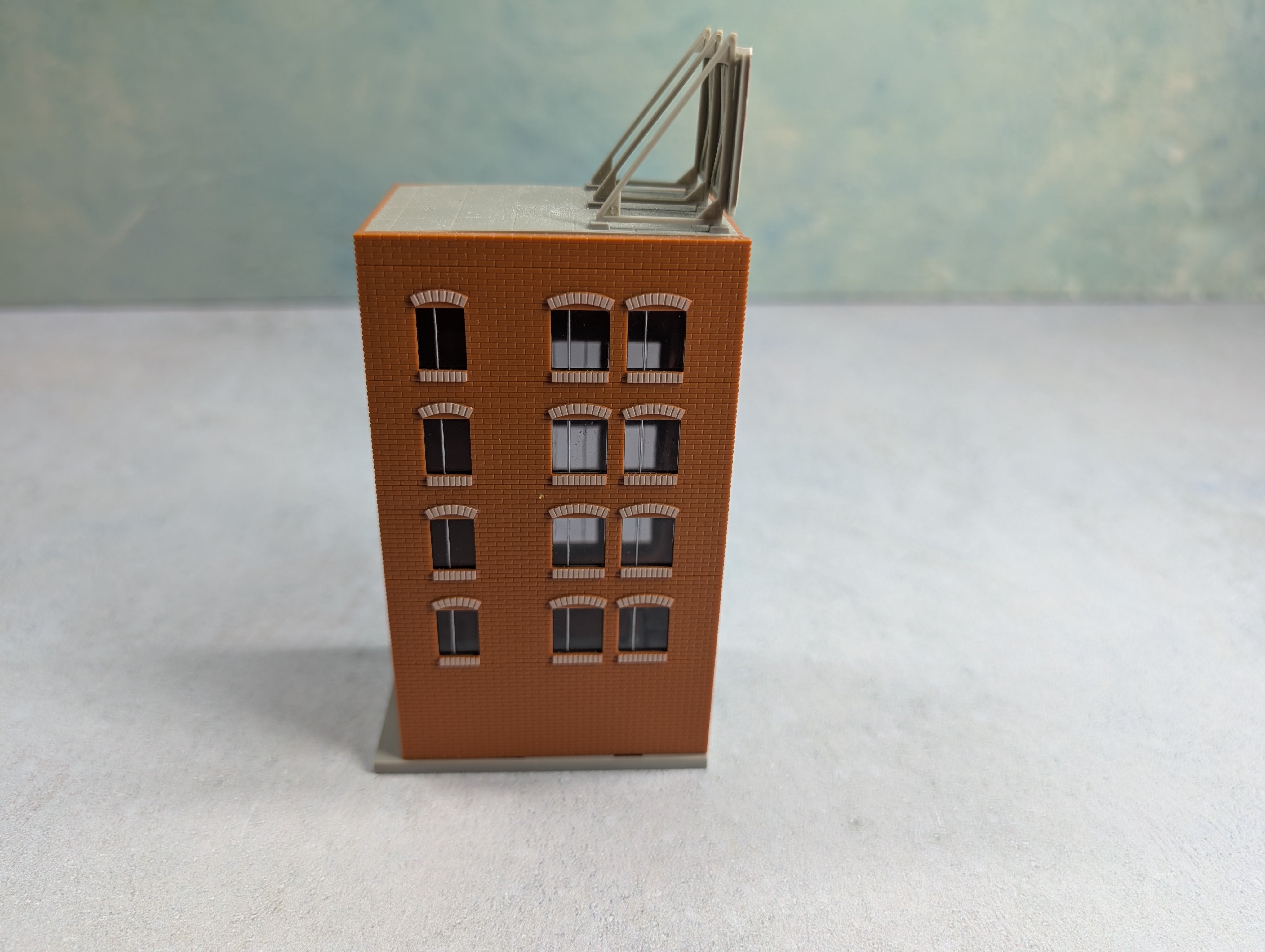 USED Tomix 4044 N Scale 5 Story Brick Building Office Building w/ Hires Rootbeer Billboard on Roof