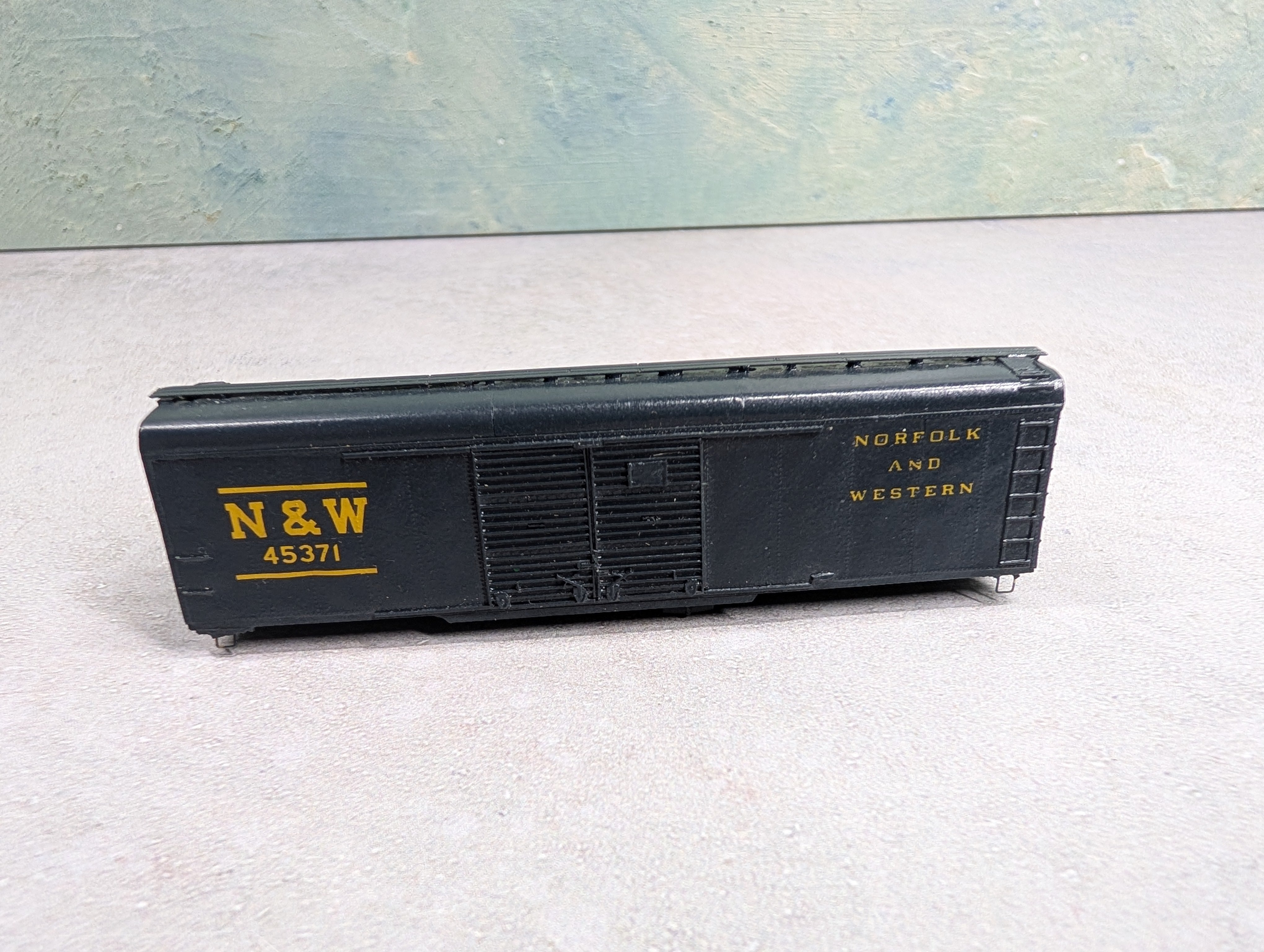 USED N Scale 50' DD Box Car Norfolk & Western N&W #45371 Shell & Frame Only