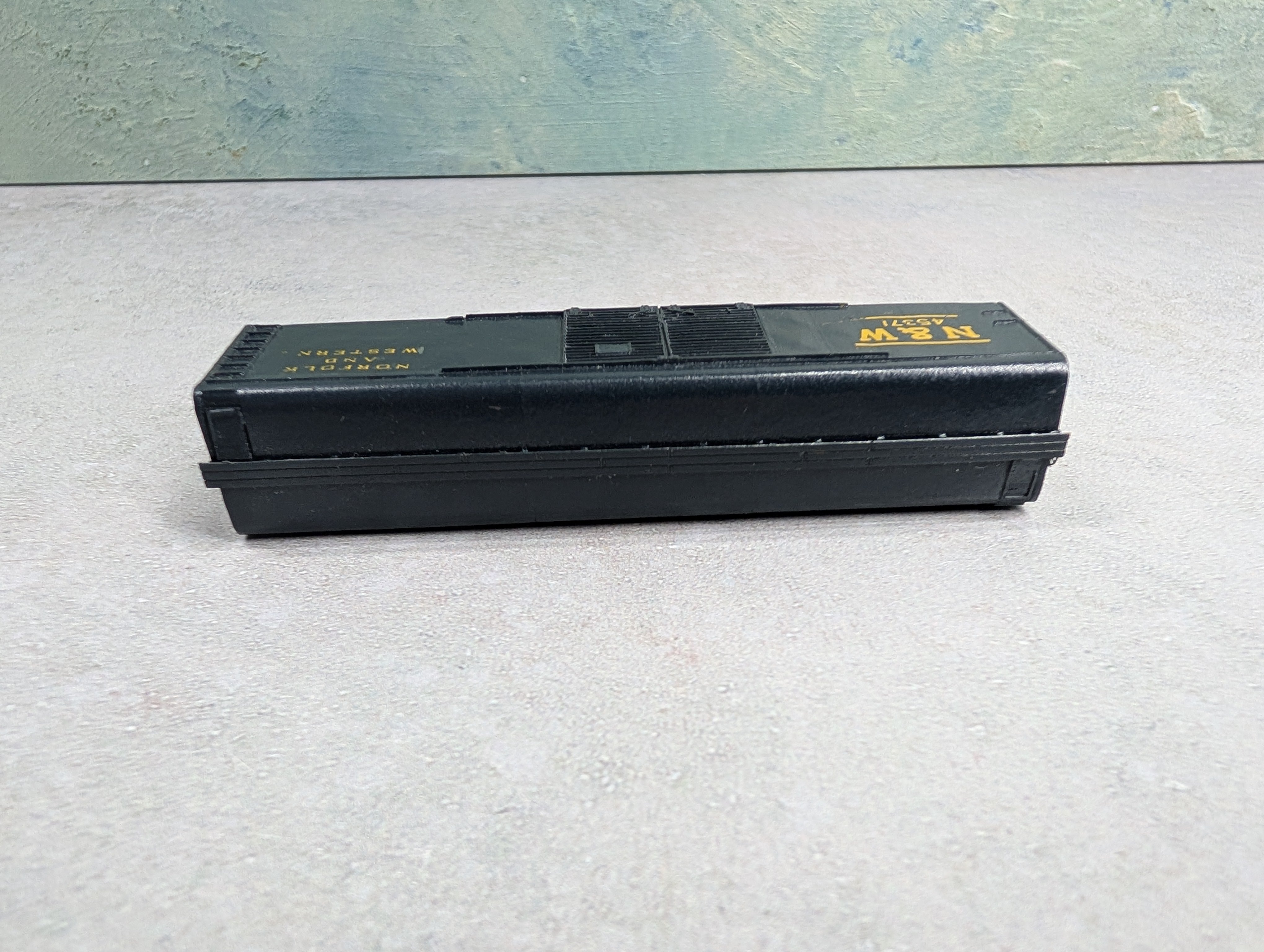 USED N Scale 50' DD Box Car Norfolk & Western N&W #45371 Shell & Frame Only