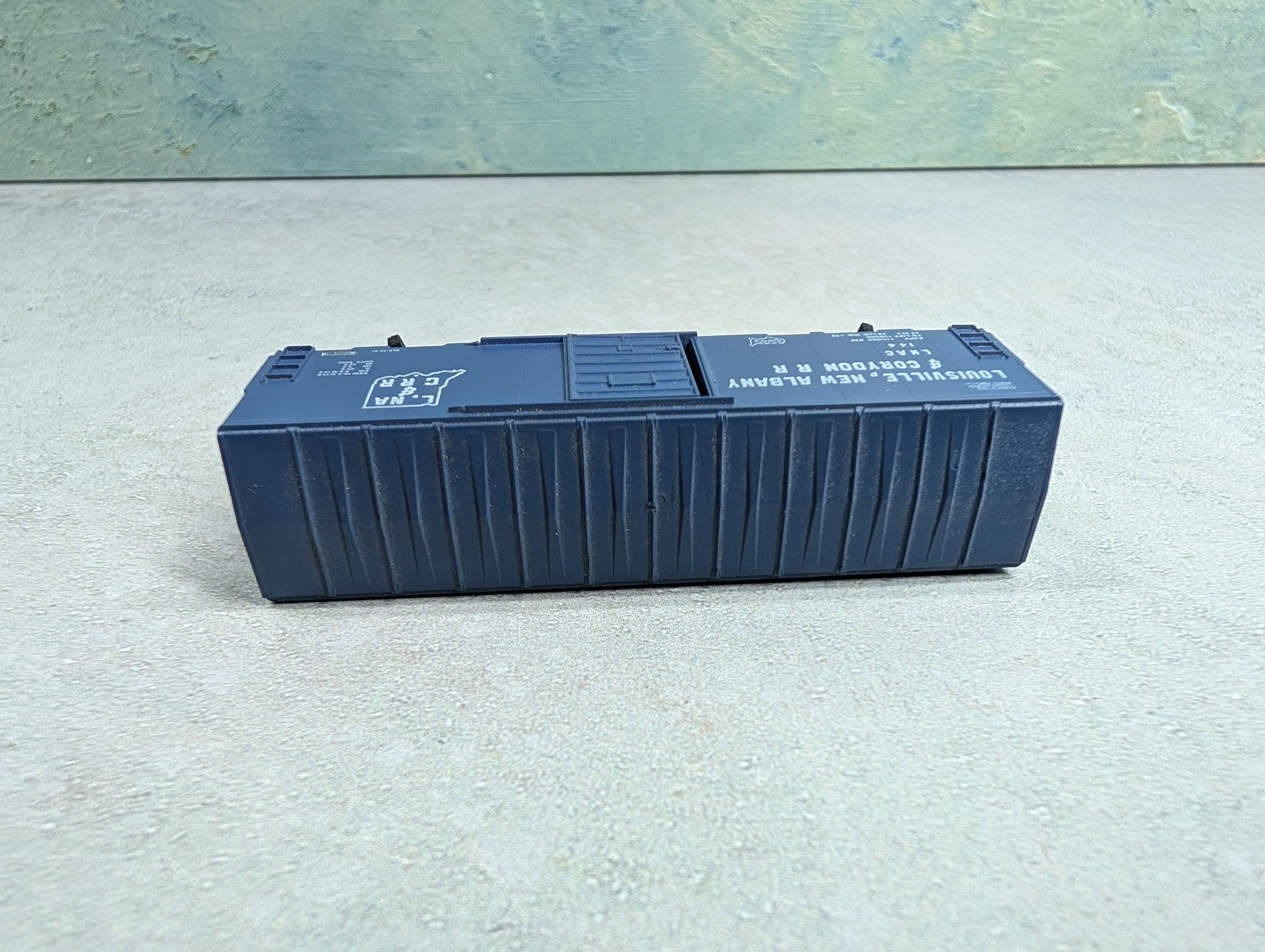 USED Kadee N Scale 40' Box Car Louisville New Albany & Corydon RR LNAC #144 Knuckle Couplers