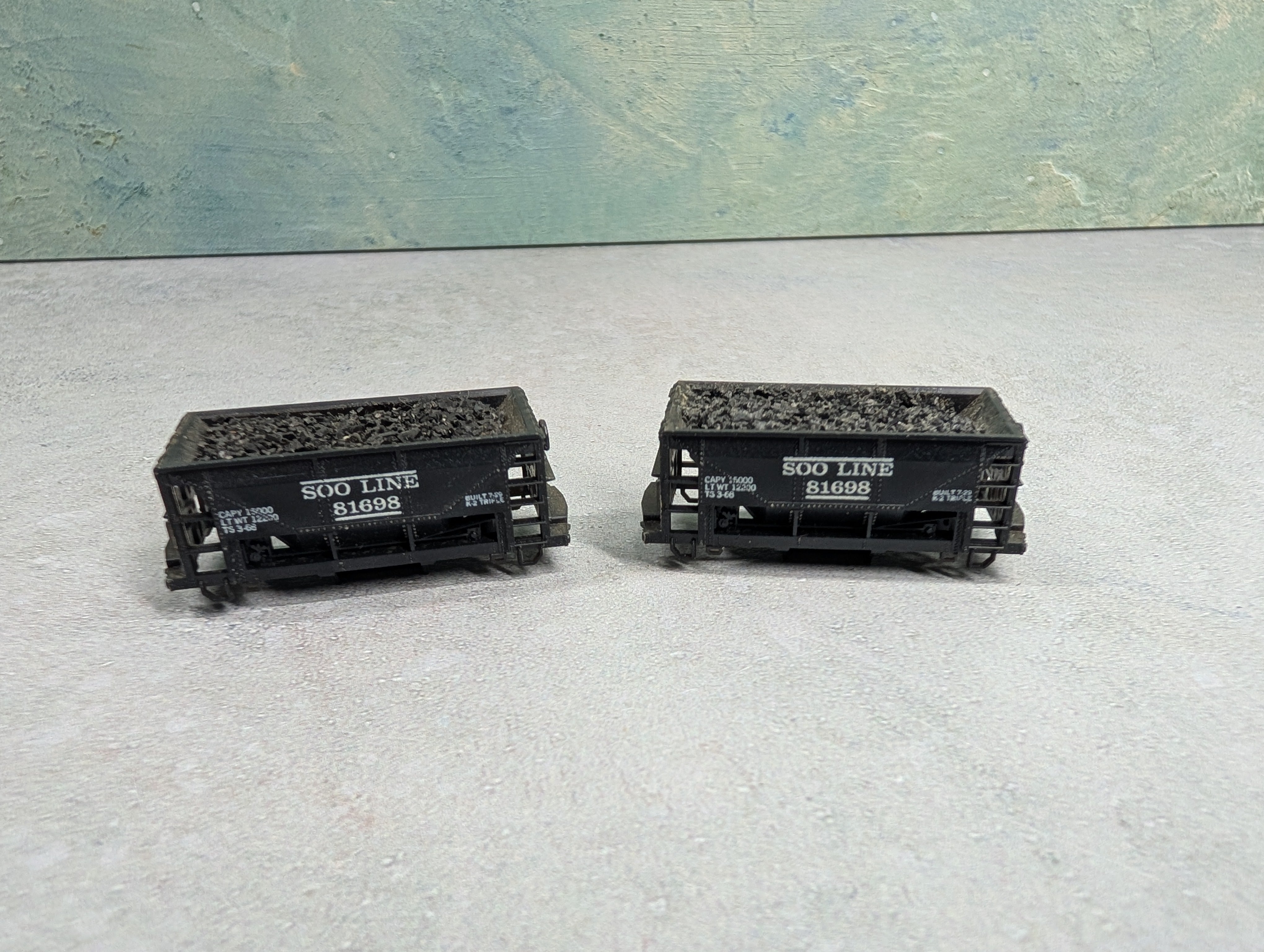 USED Atlas N Scale Ore Cars SOO Line #81698 w/ Load, No trucks (2 pcs)