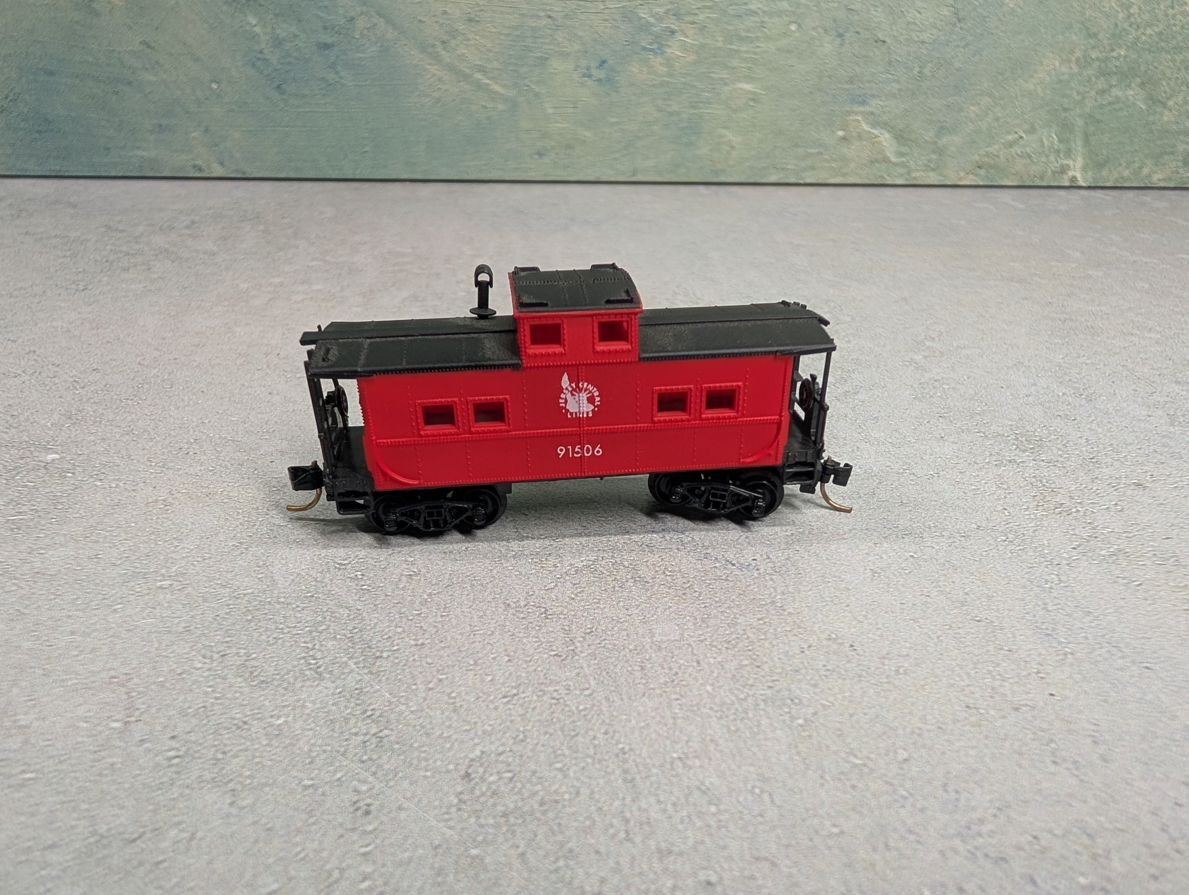USED Life-Like N Scale Cupola Caboose Jersey Central #91506 Knuckle Couplers