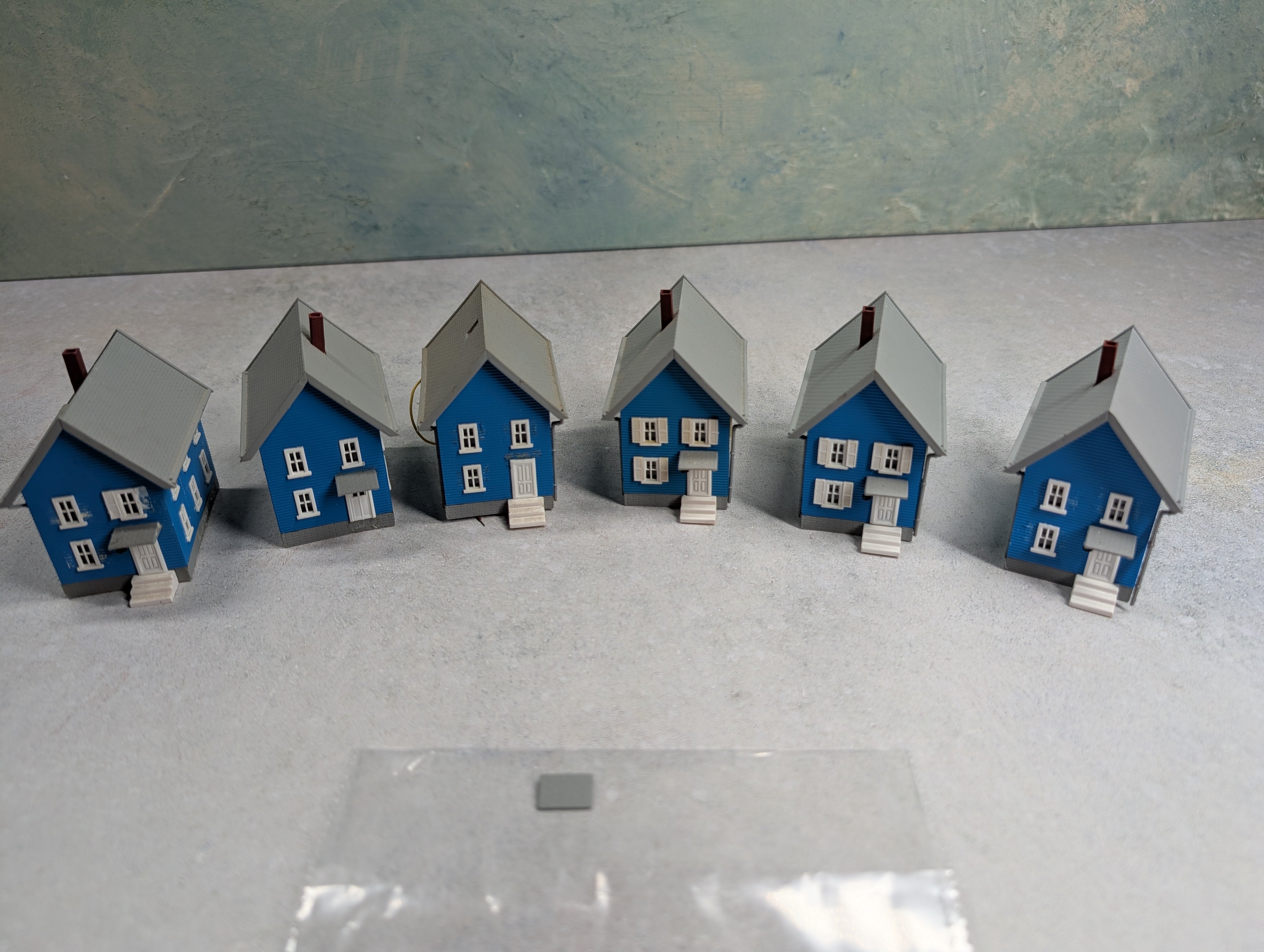USED N Scale Lot of Blue Houses (6 pcs)