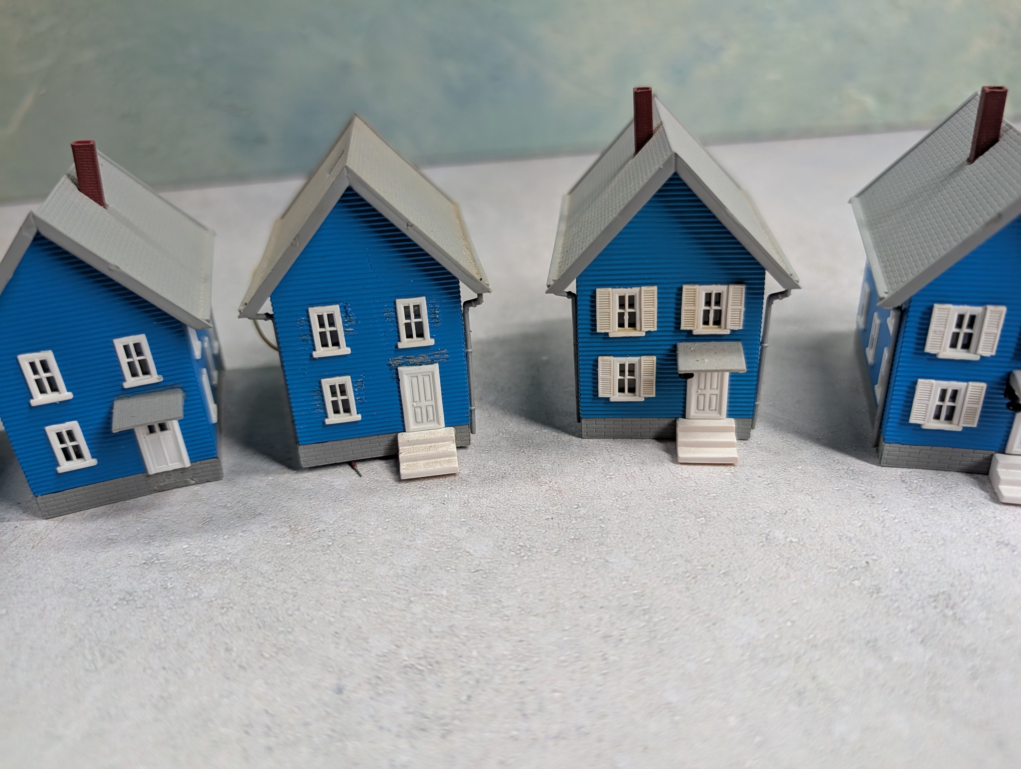 USED N Scale Lot of Blue Houses (6 pcs)