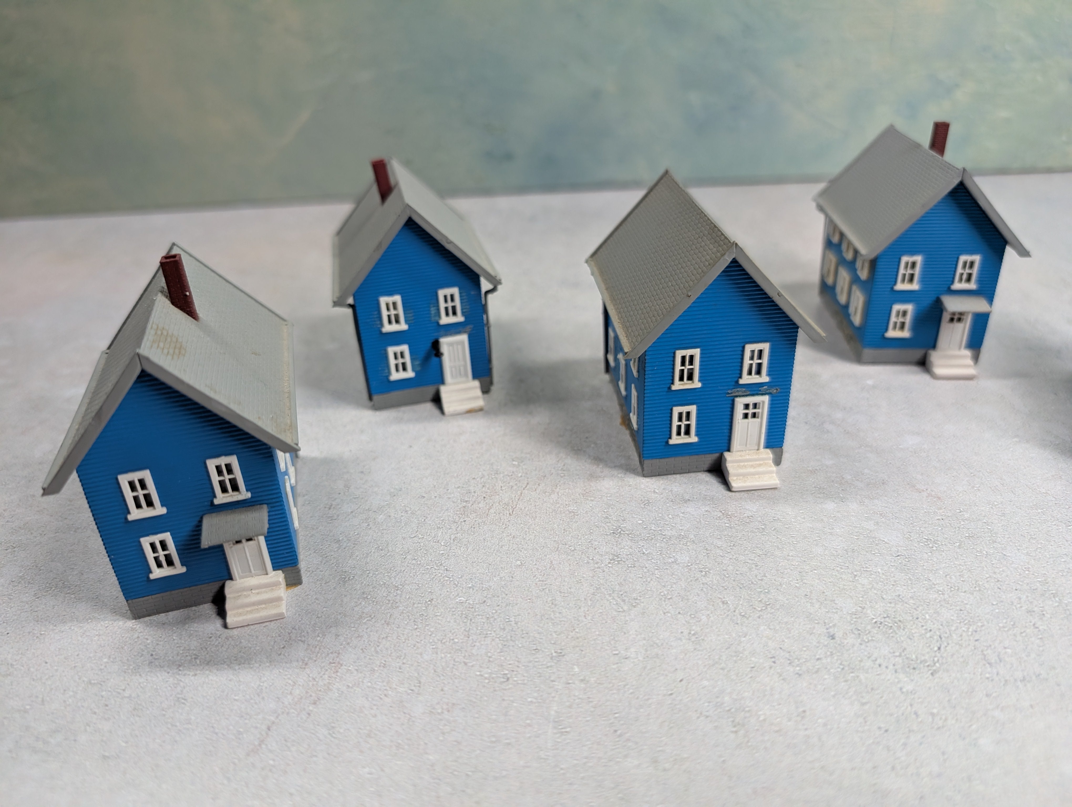 USED N Scale Lot of Blue Houses (6 pcs)
