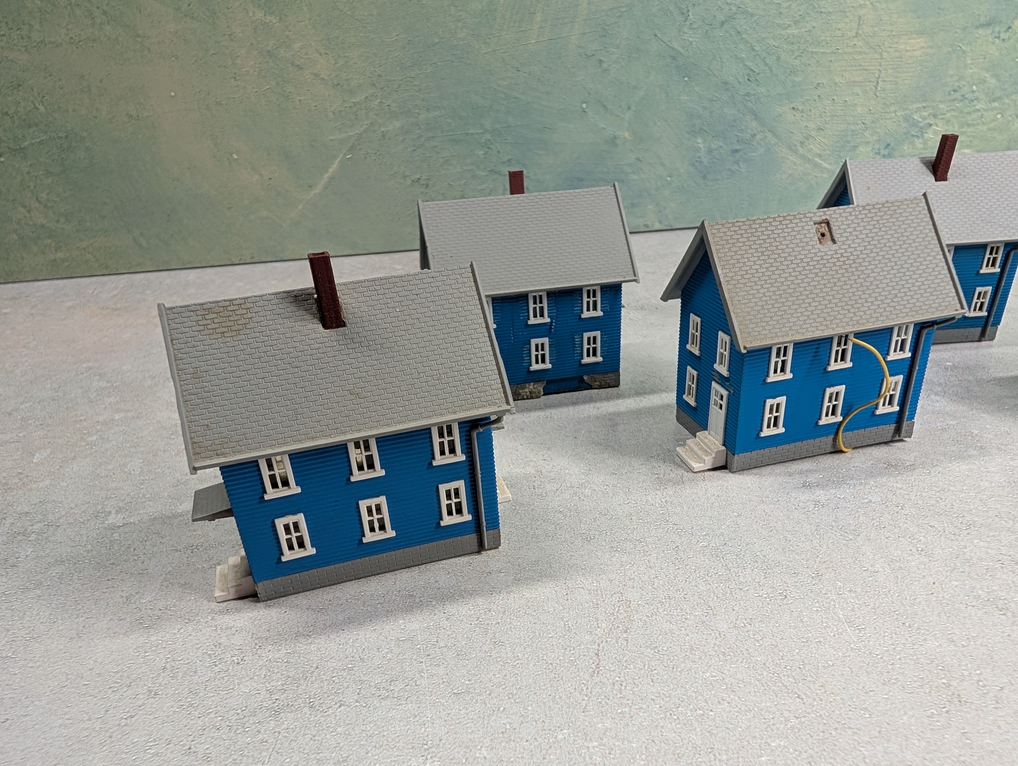 USED N Scale Lot of Blue Houses (6 pcs)