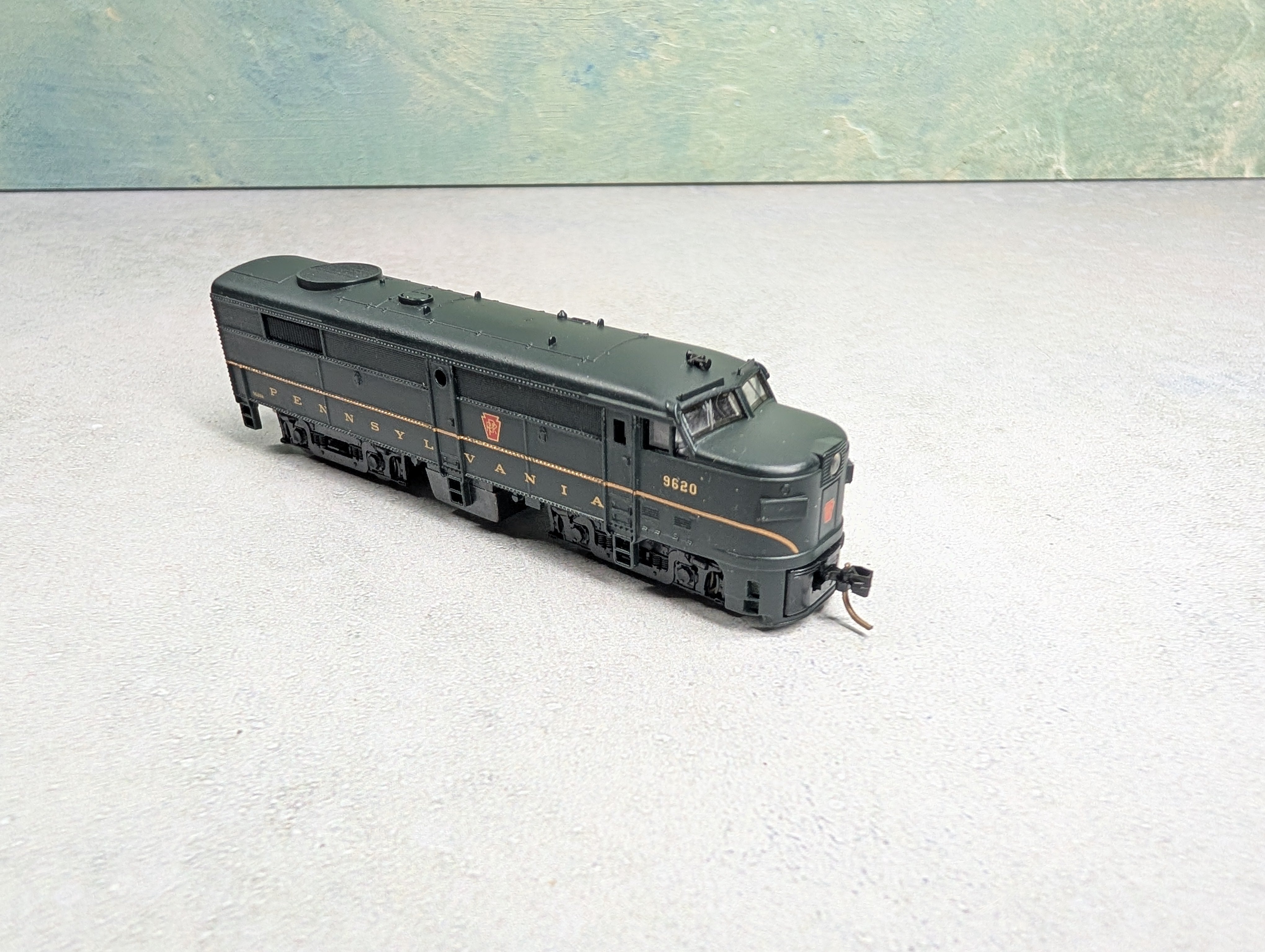 USED Life-Like N Scale F2 A Unit Diesel Locomotive Pennsylvania #9620 Runs Great DC