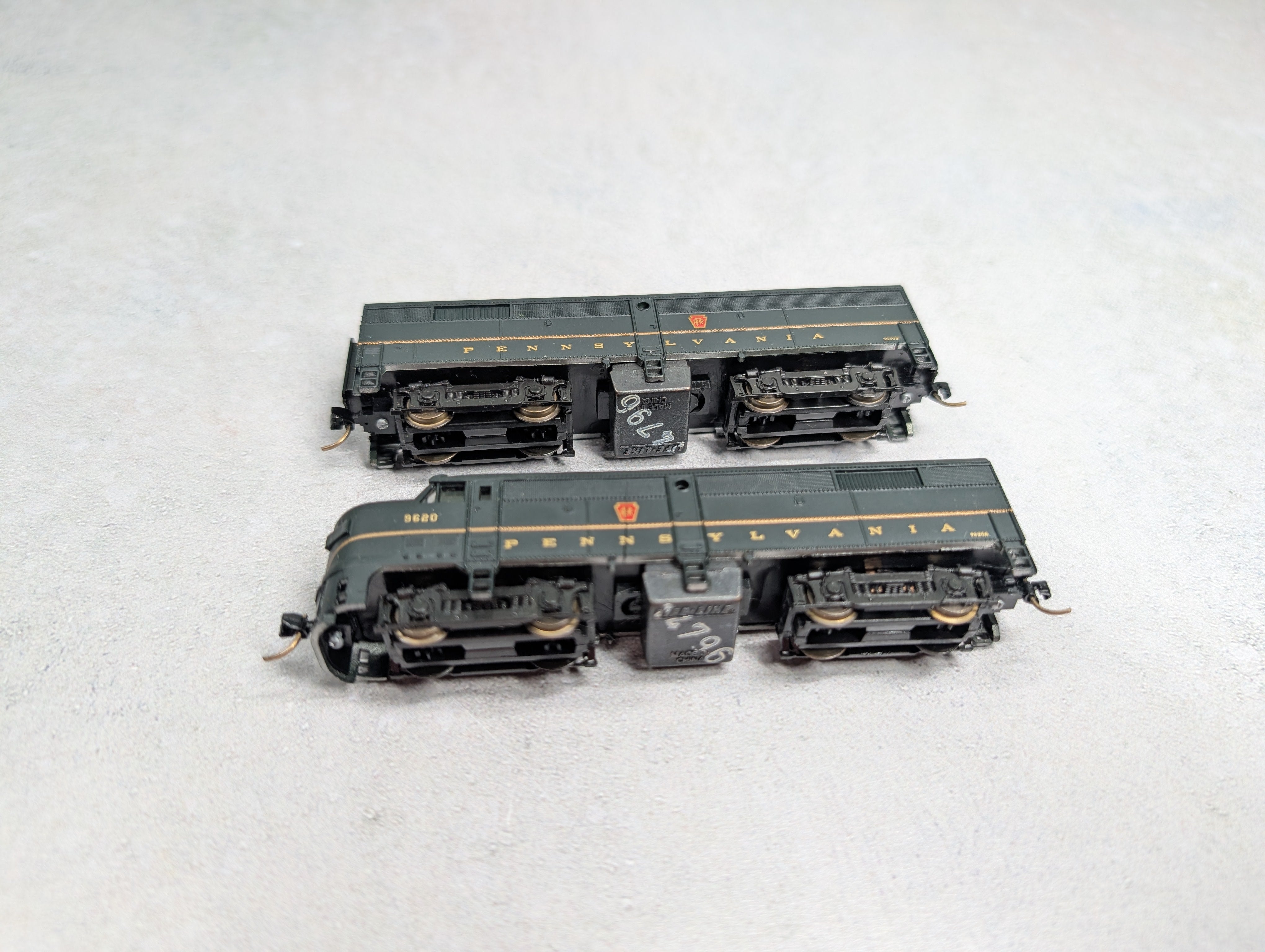 USED Life-Like N Scale F2 Diesel Locomotive Powered A&B Set Pennsylvania #9620 Runs Great DC