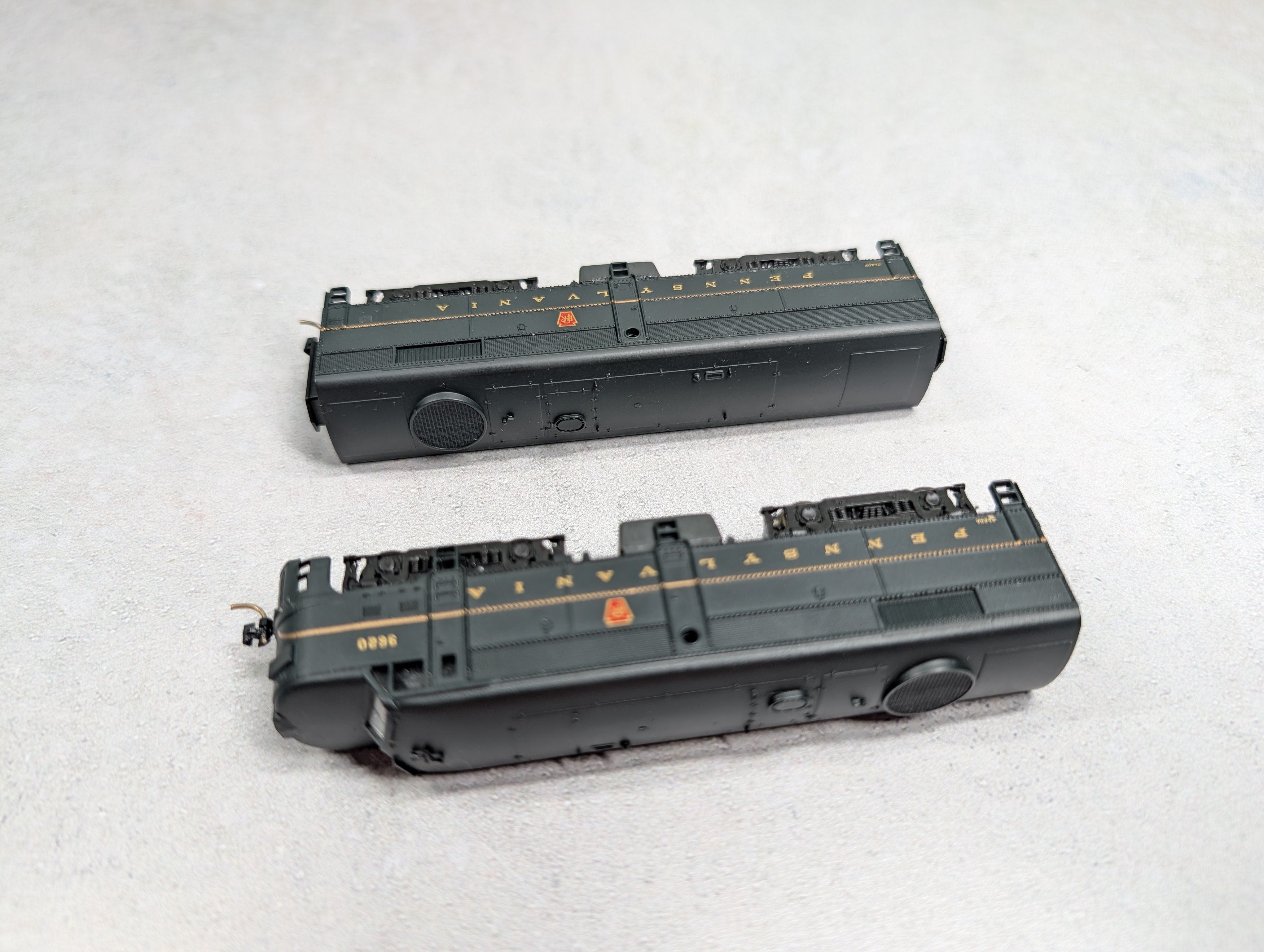 USED Life-Like N Scale F2 Diesel Locomotive Powered A&B Set Pennsylvania #9620 Runs Great DC