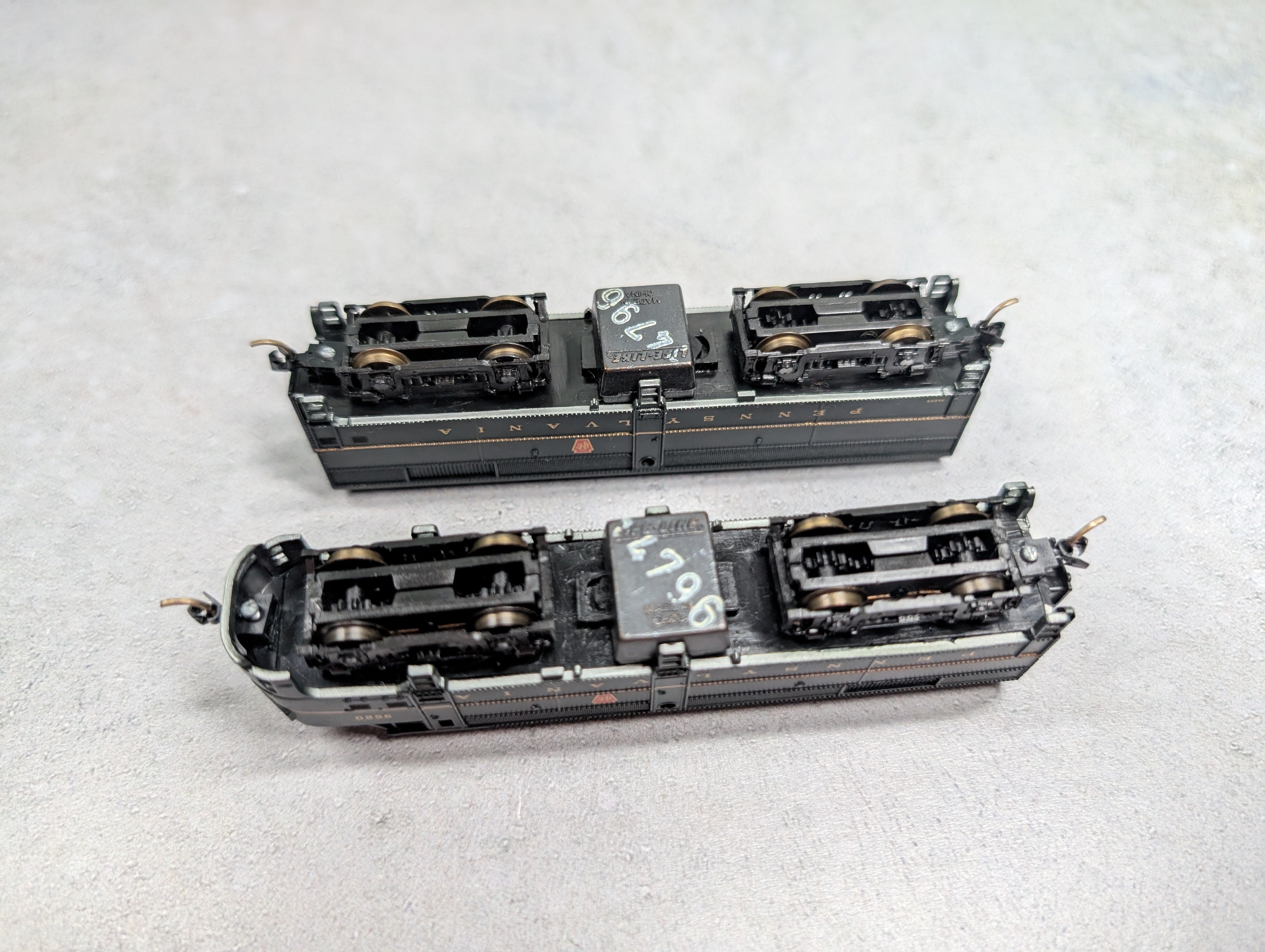 USED Life-Like N Scale F2 Diesel Locomotive Powered A&B Set Pennsylvania #9620 Runs Great DC