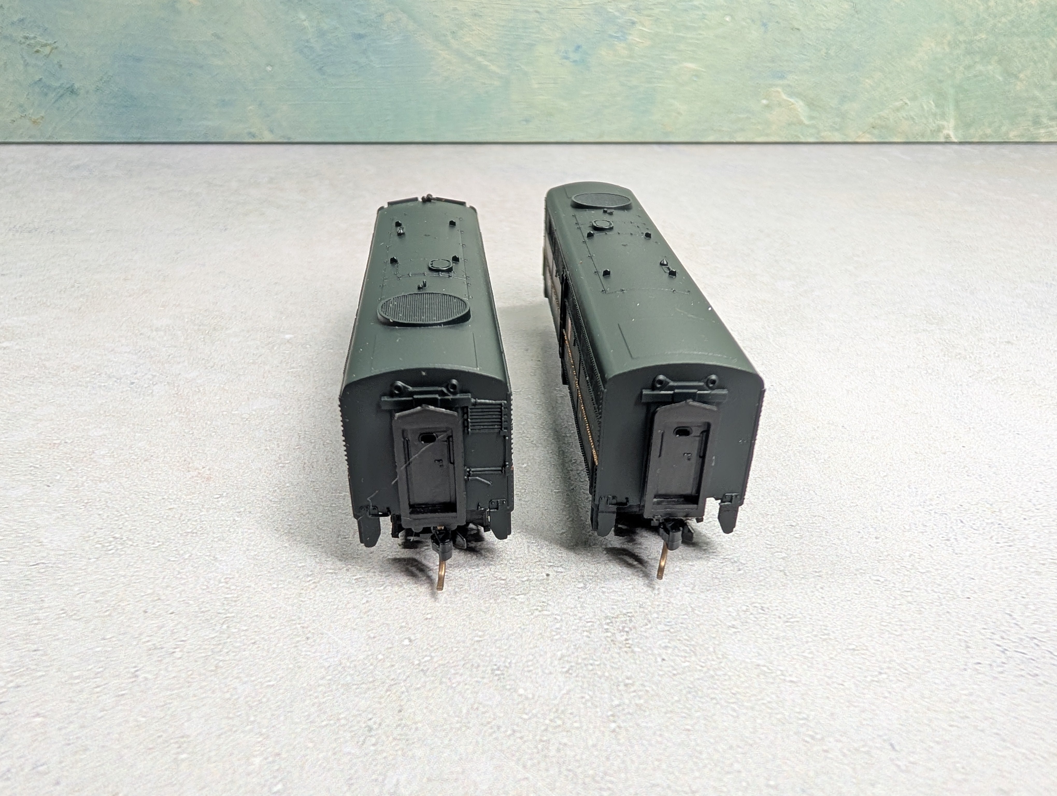 USED Life-Like N Scale F2 Diesel Locomotive Powered A&B Set Pennsylvania #9620 Runs Great DC