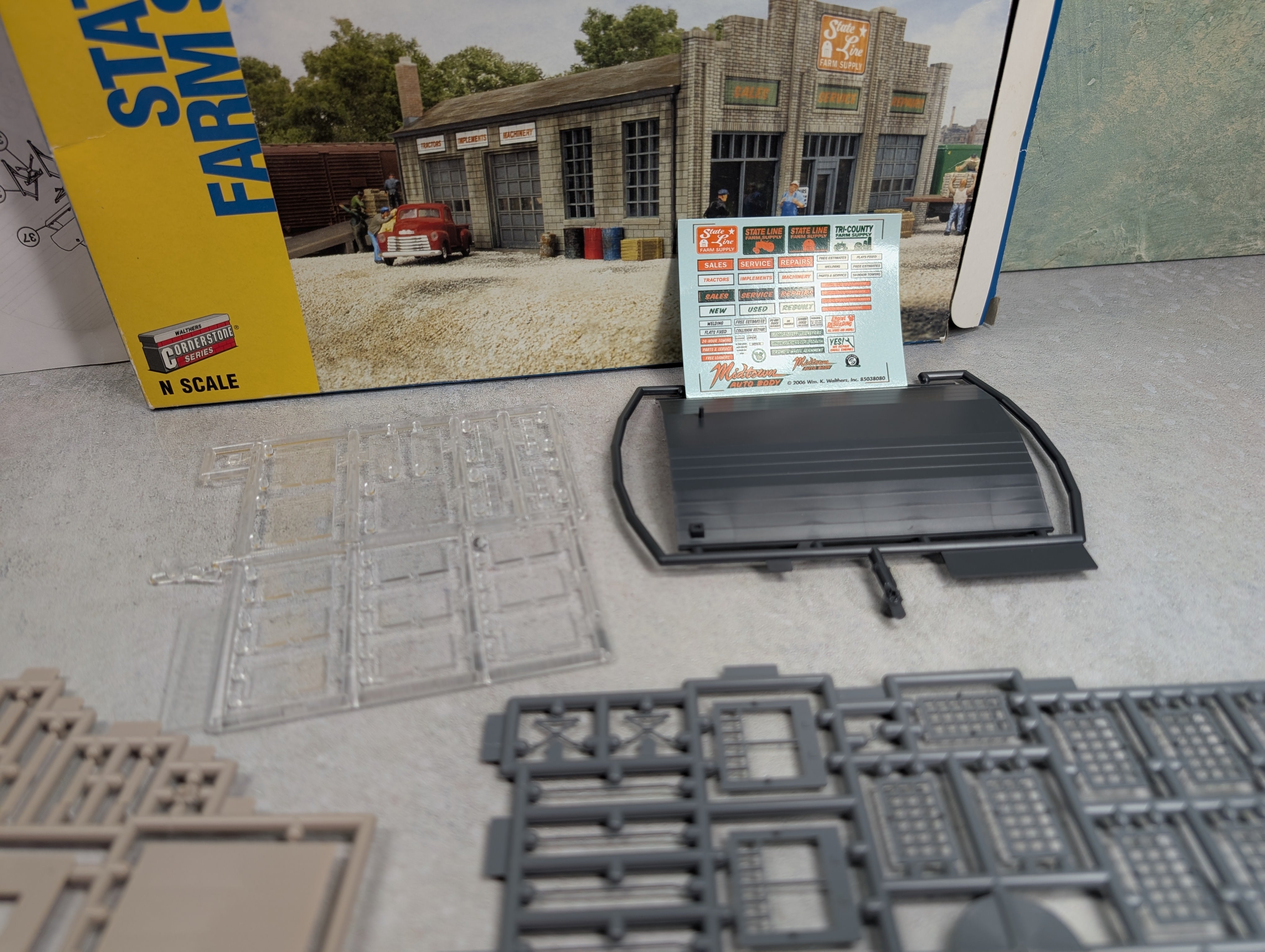 USED Walthers 933-3808 N Scale Cornerstone State Line Farm Supply Building KIT