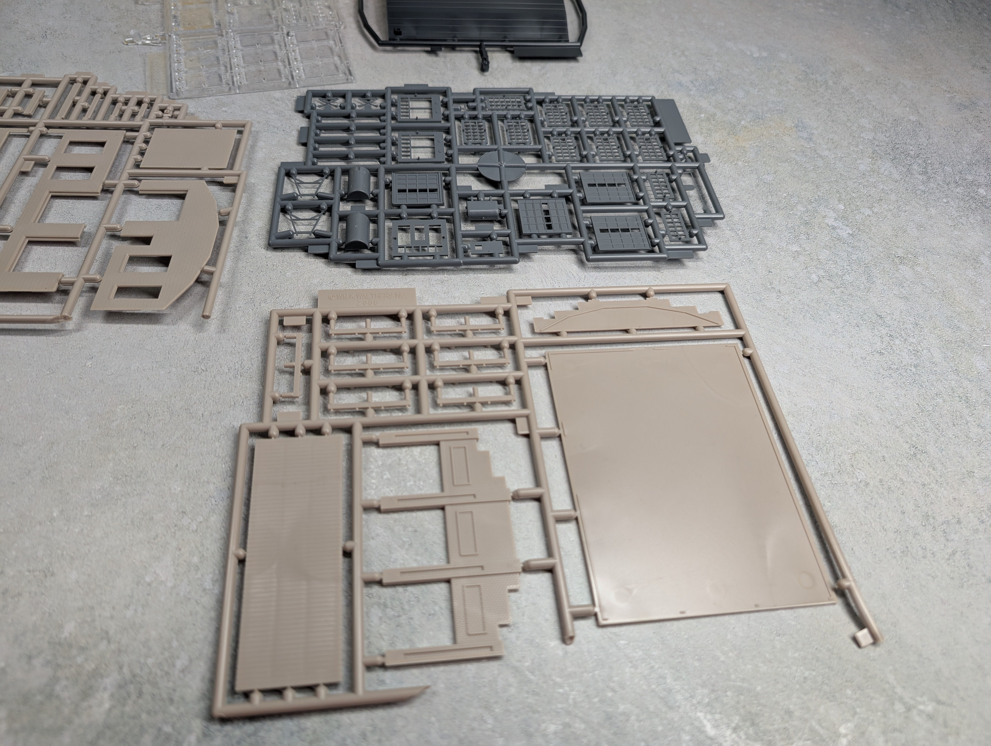 USED Walthers 933-3808 N Scale Cornerstone State Line Farm Supply Building KIT