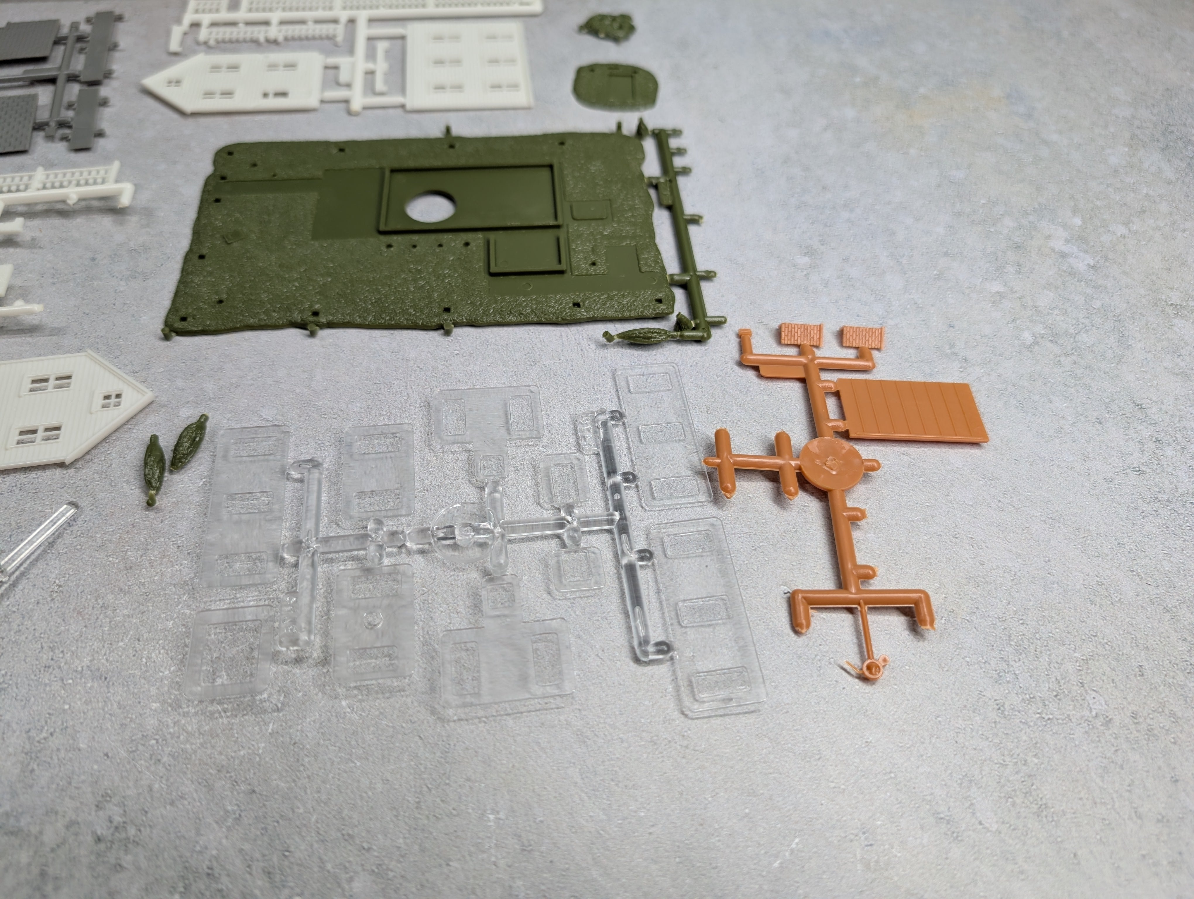 USED Model Power 1513 N Scale Farm House KIT