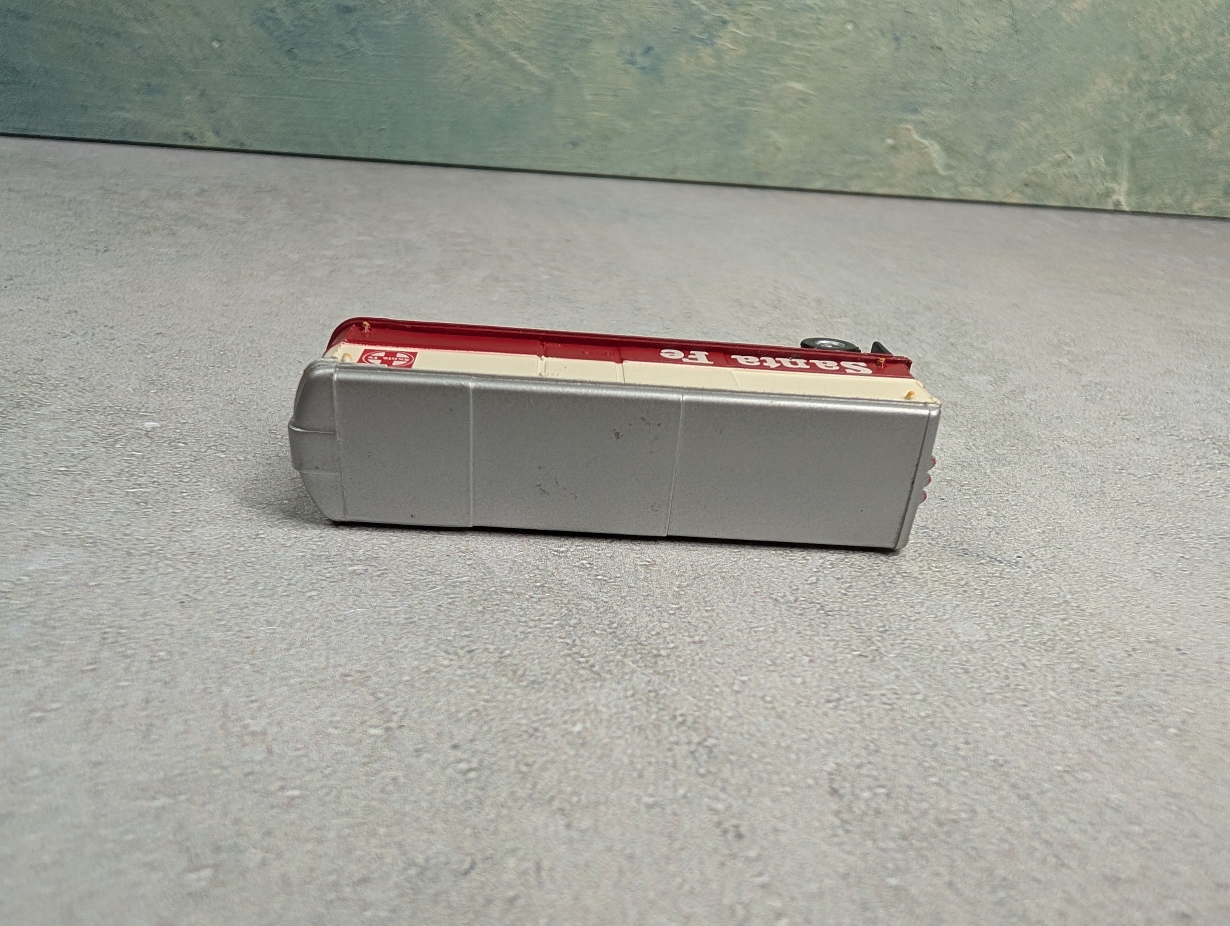USED N Scale 33' Trailer Santa Fe ATSF