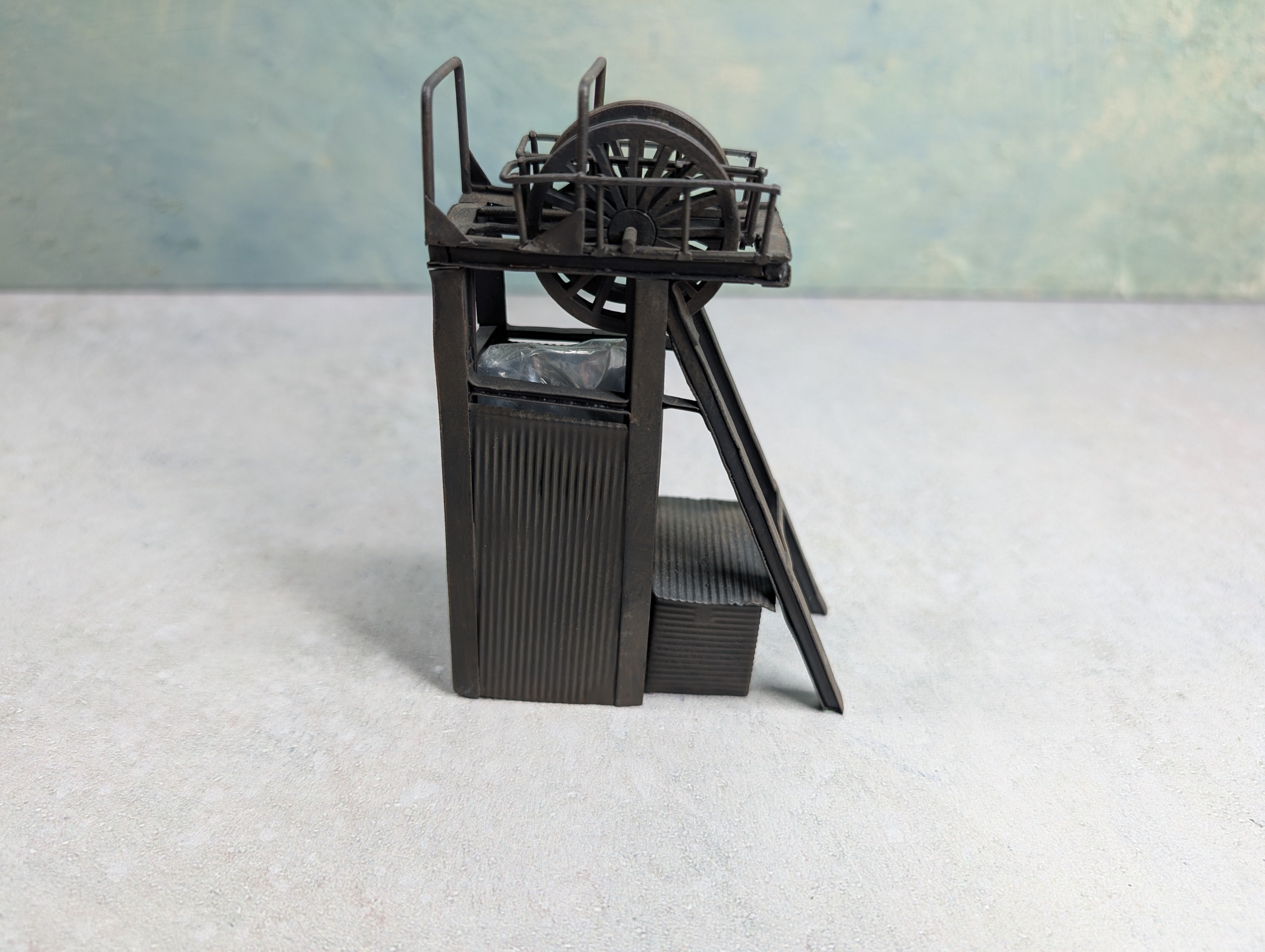 USED Bachmann 42-025 N Scale Scenecraft Hampton Heath Colliery Pit Head Lift