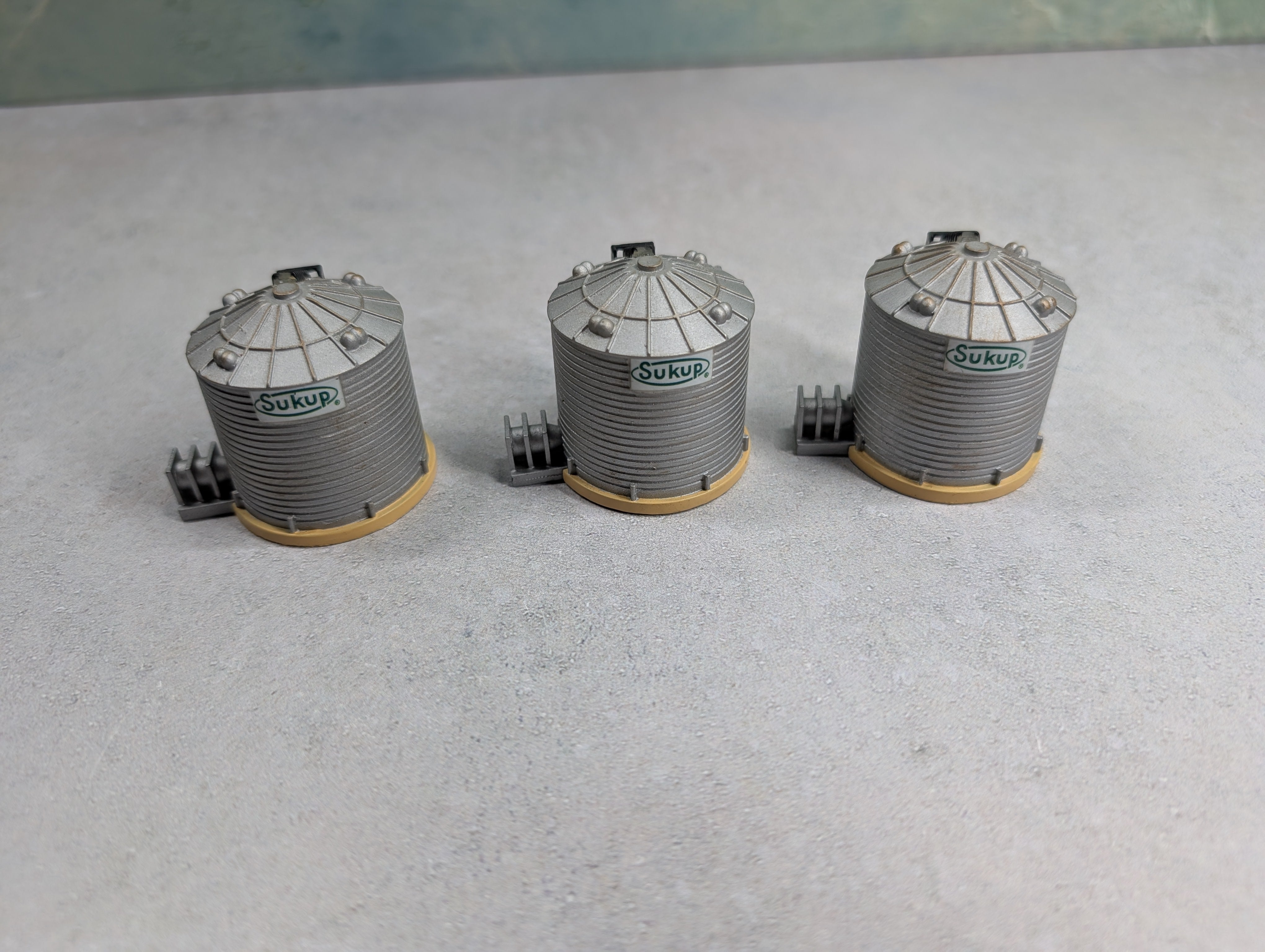 USED Imex 6346 N Scale Sukup Grain Storage Tower (3 pcs)