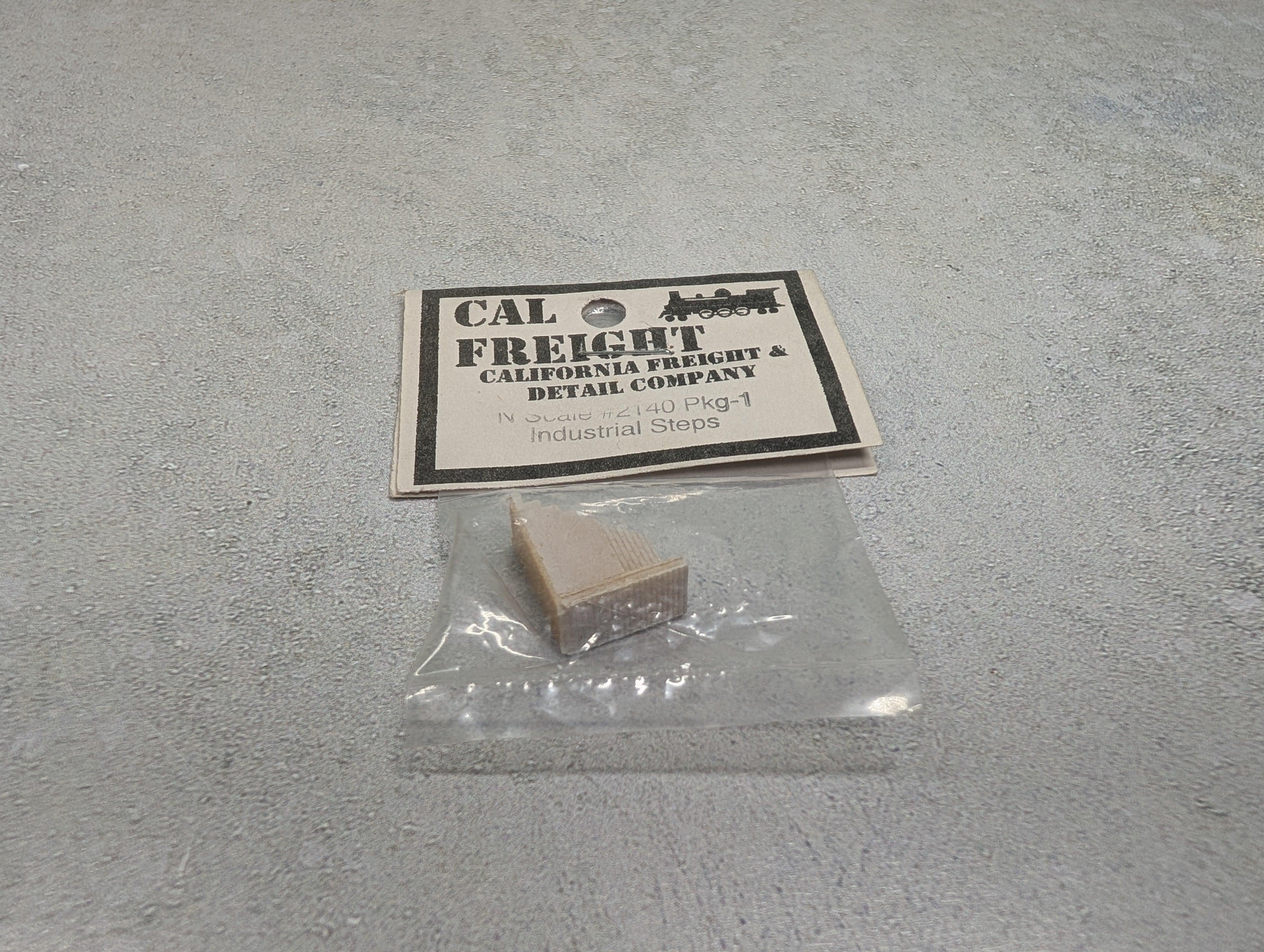 Cal Freight 2140 N Scale Concrete & Brick Industrial Steps