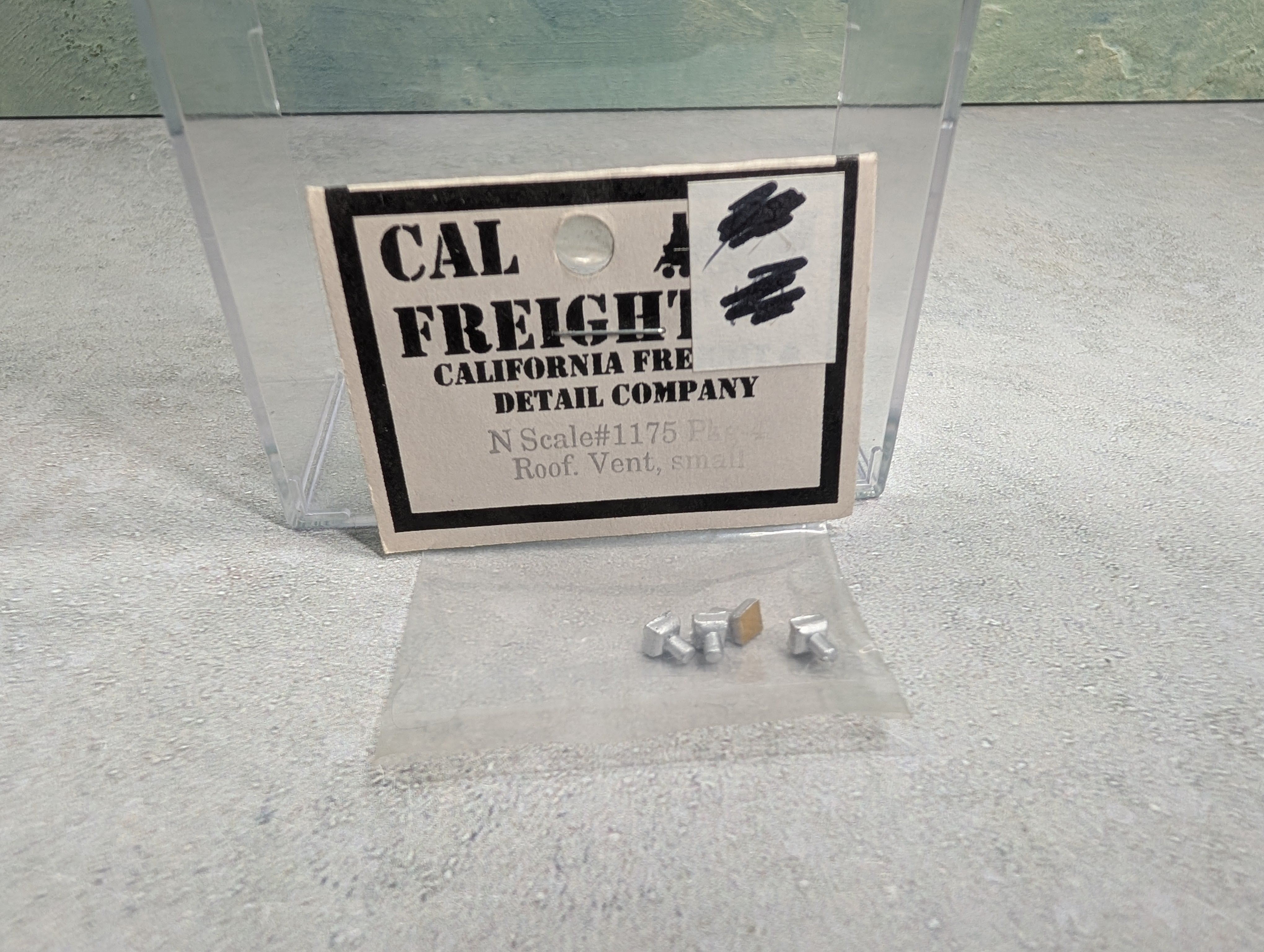 Cal Freight 1175 N Scale Small Roof Vent (4 pcs)