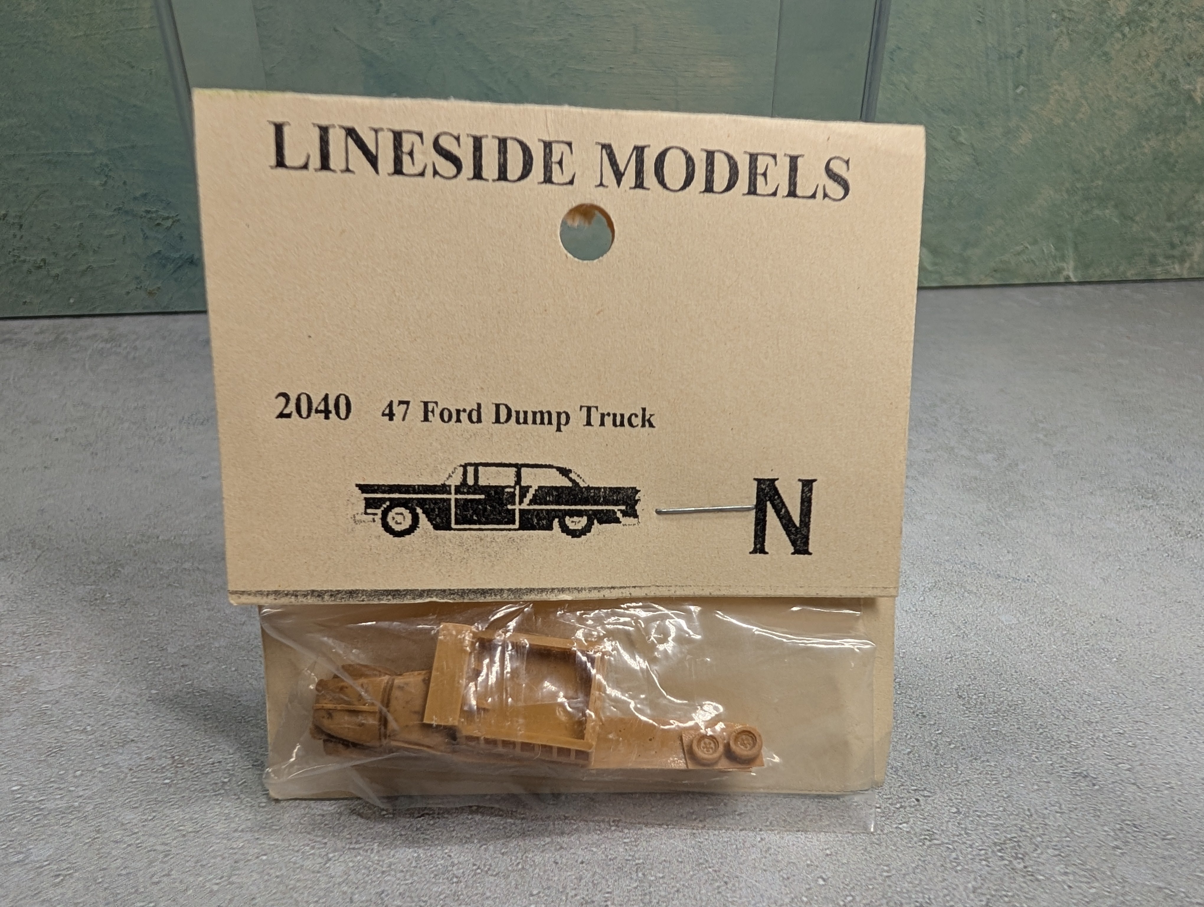 Lineside Models 2040 N Scale 47 Ford Dump Truck KIT