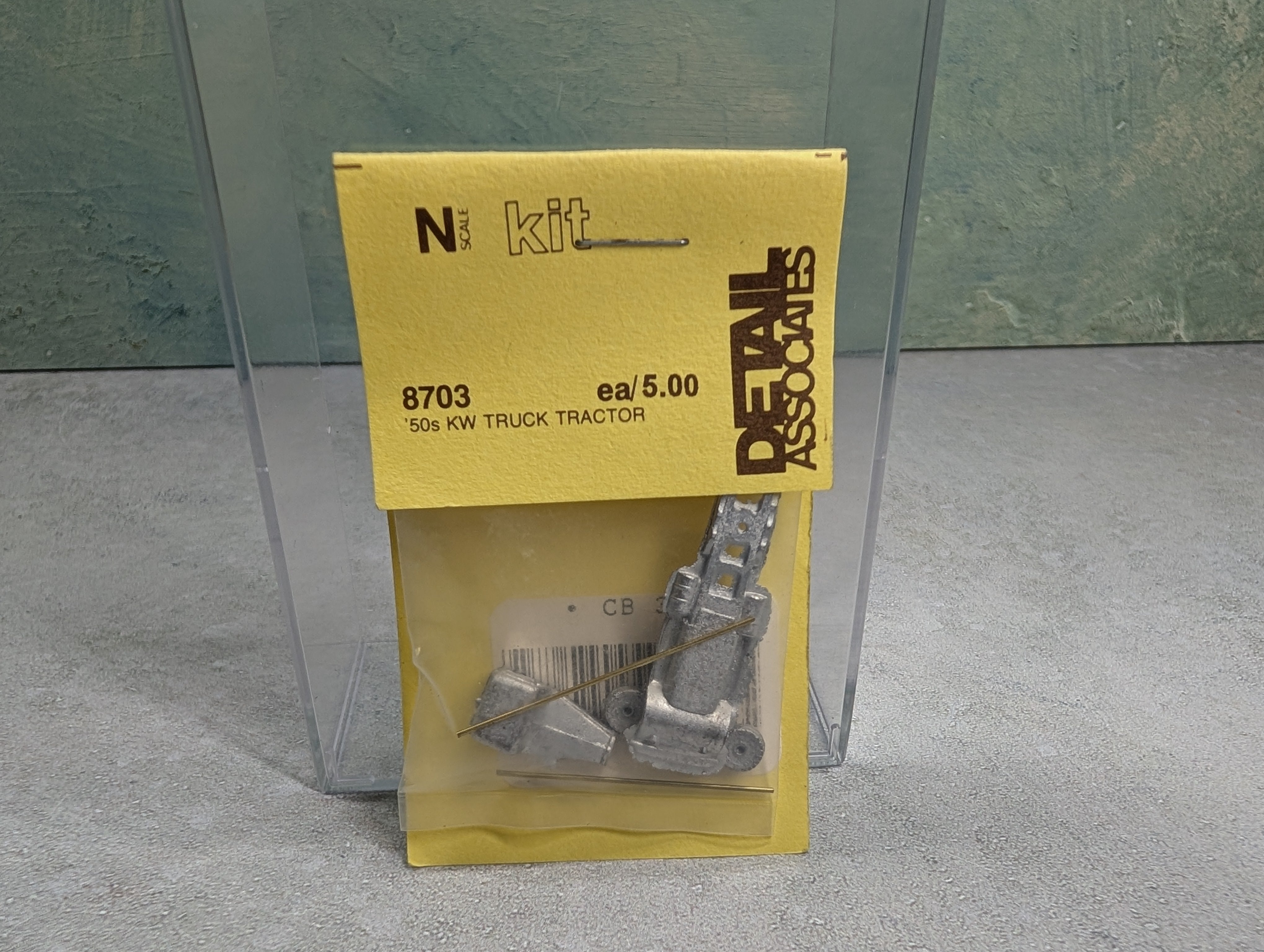 Detail Associates 8703 N Scale 1950s KW Truck Tractor KIT