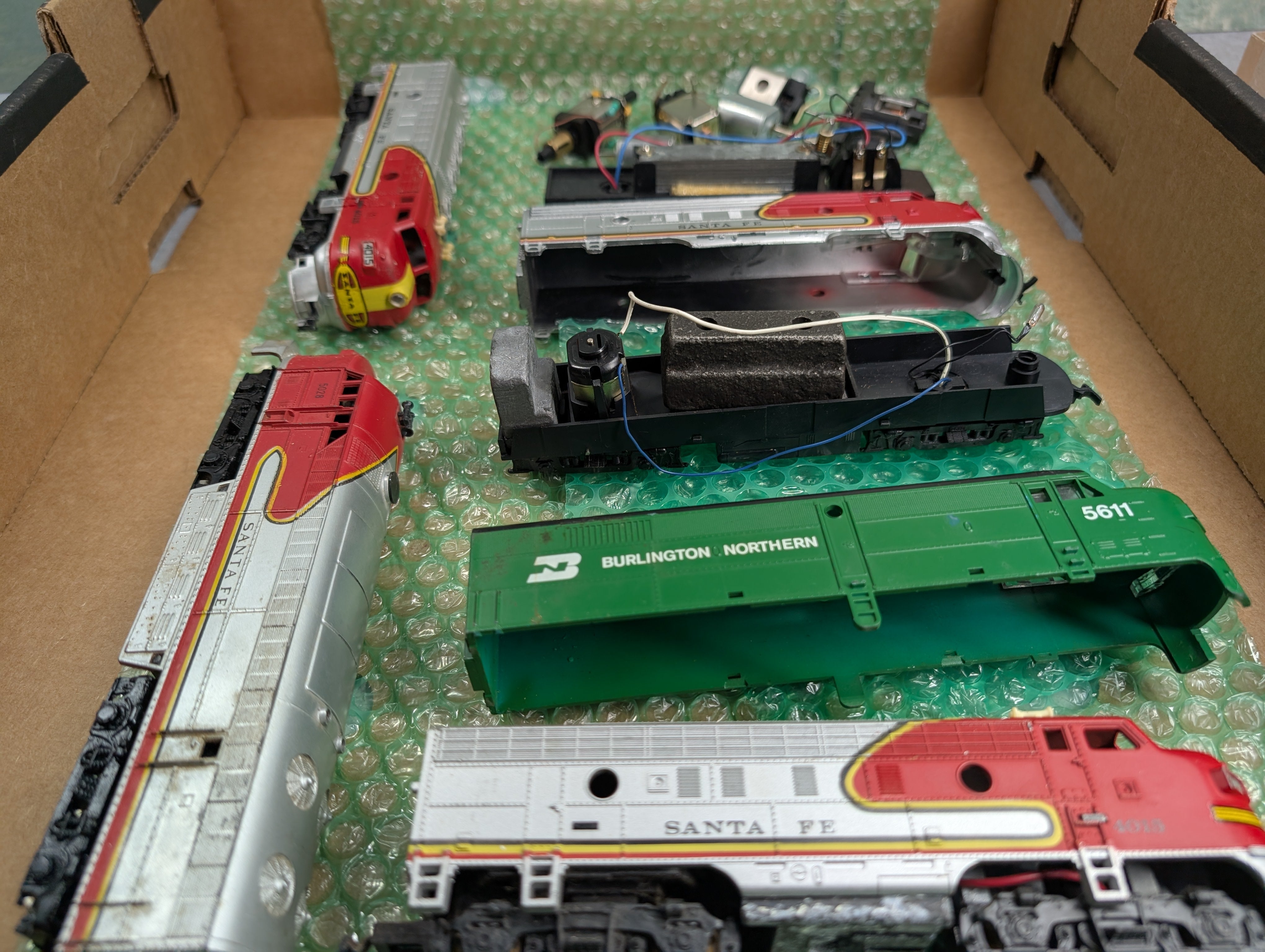 USED HO Scale Lot of Diesel Locomotive Parts for AHM, Tyco, Bachmann and Life-Like