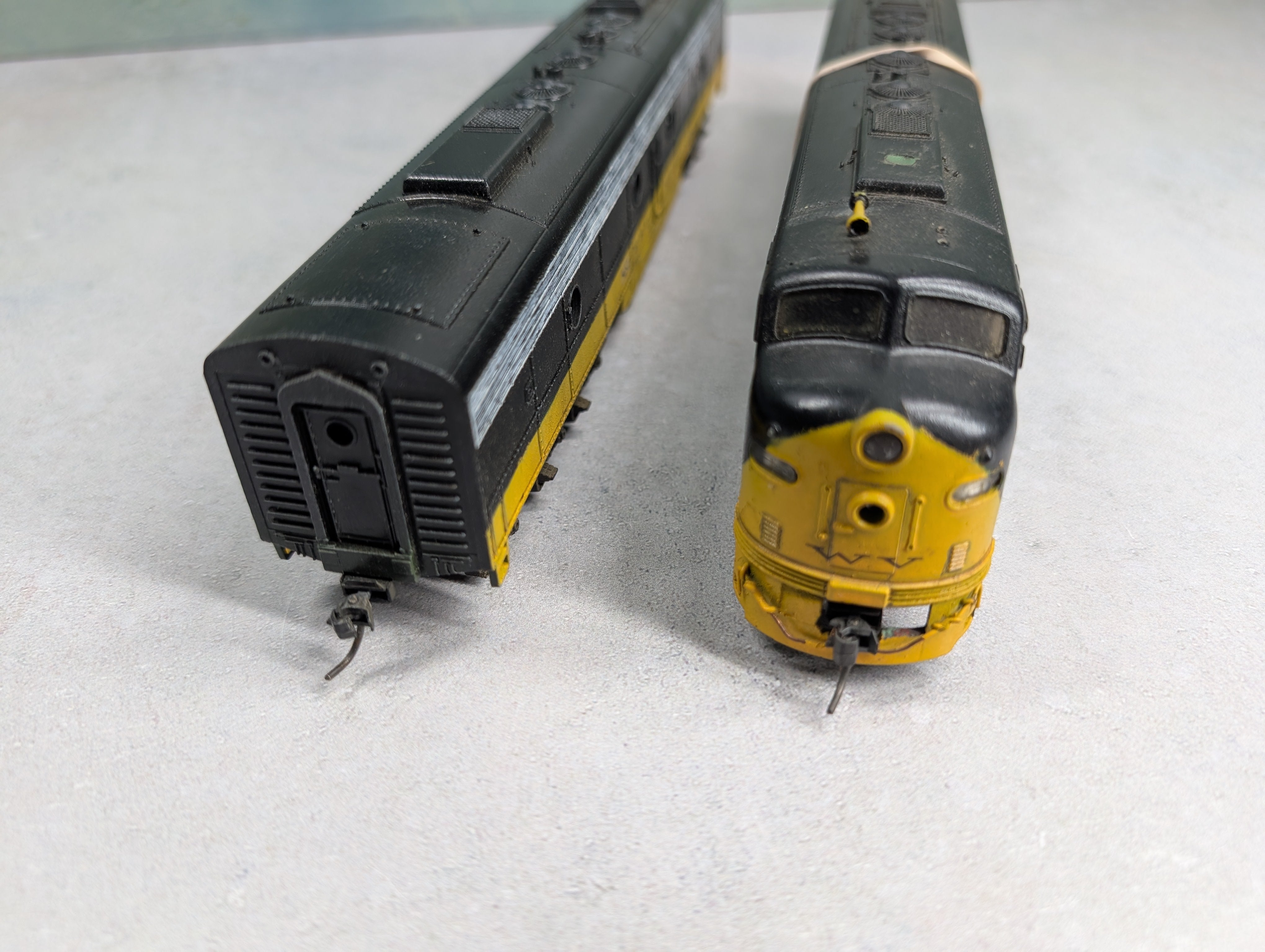 USED Athearn HO Scale Set of A & B Powered Custom Diesel Locomotives West Virginia